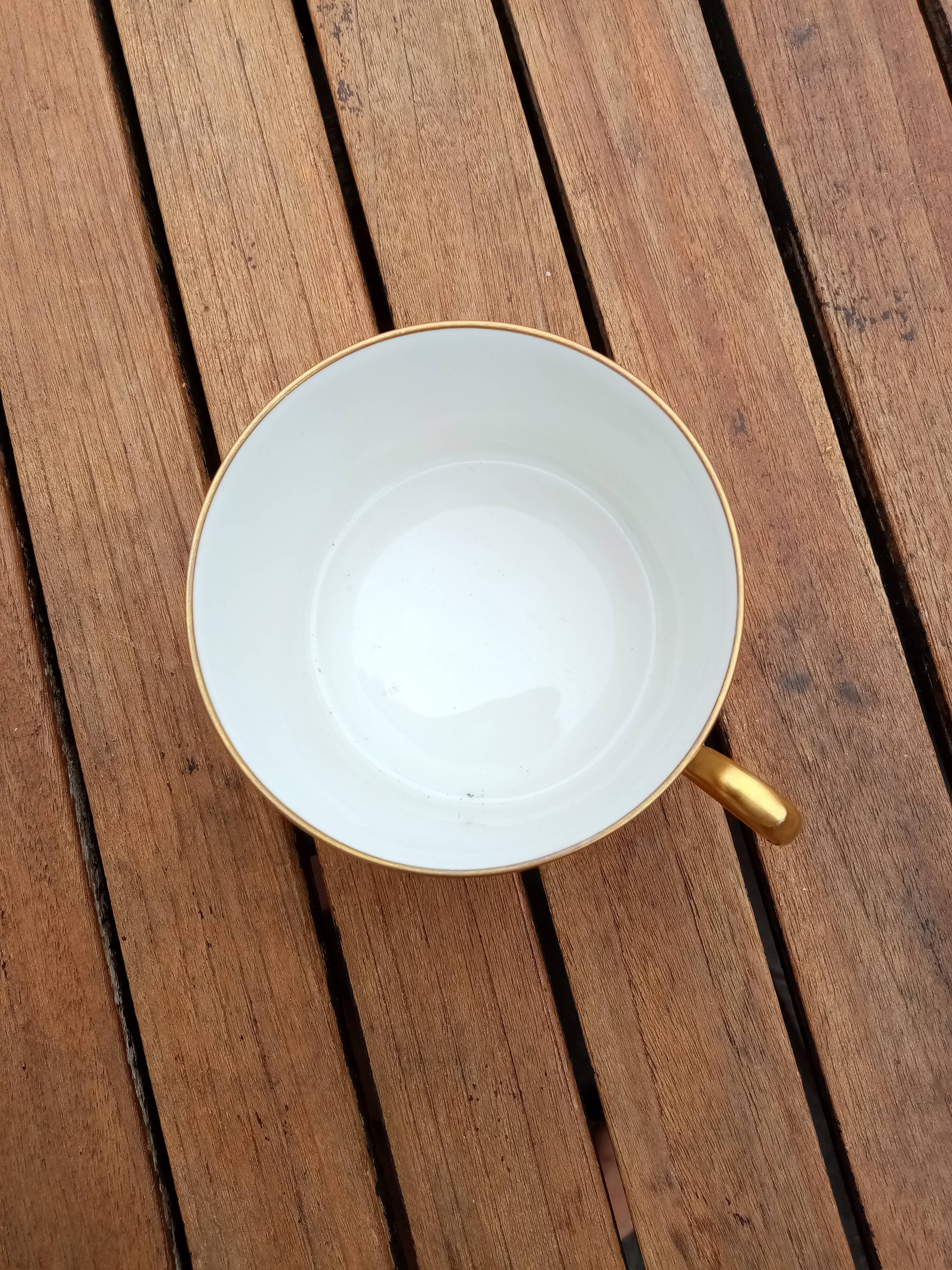 Art Deco tea or lunch cup and saucers
