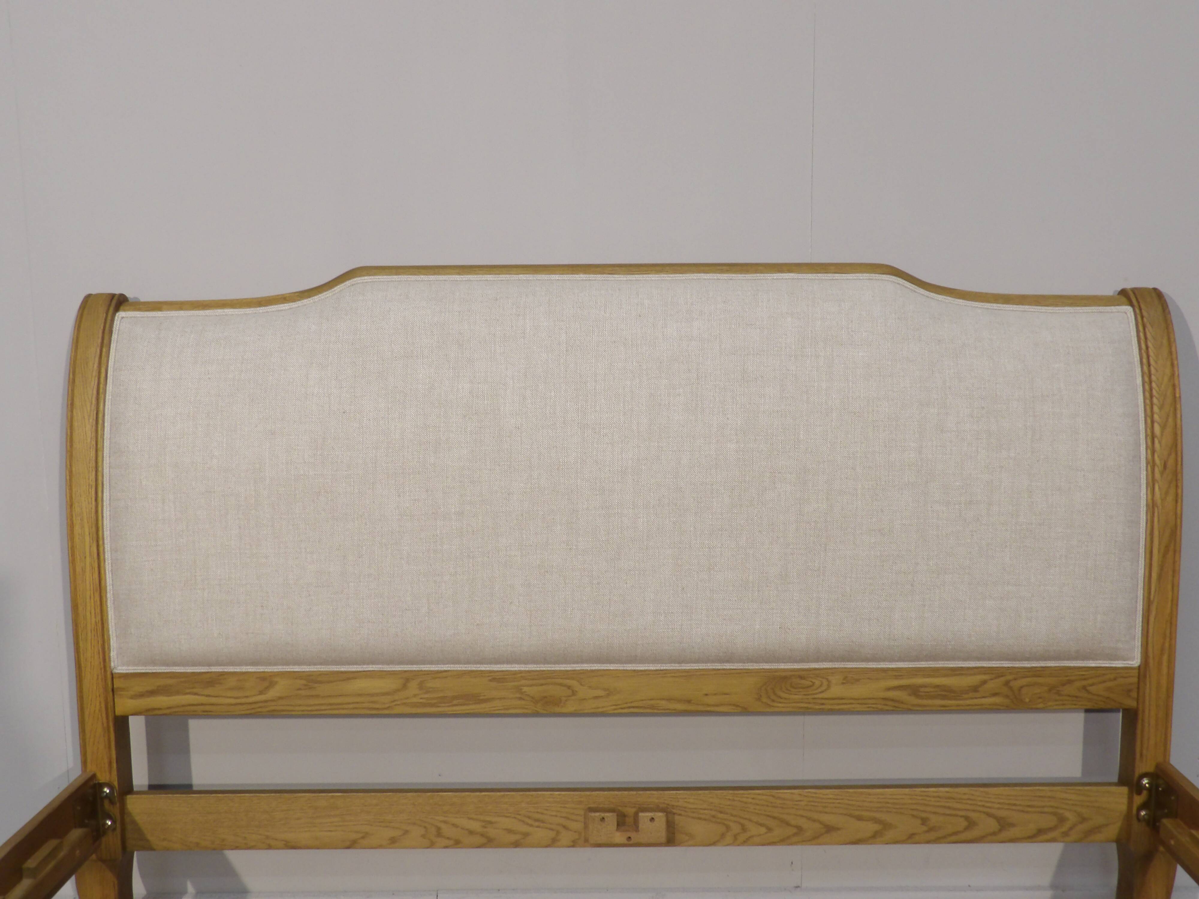 Shabby chic double bed in oak and linen 160 x 200