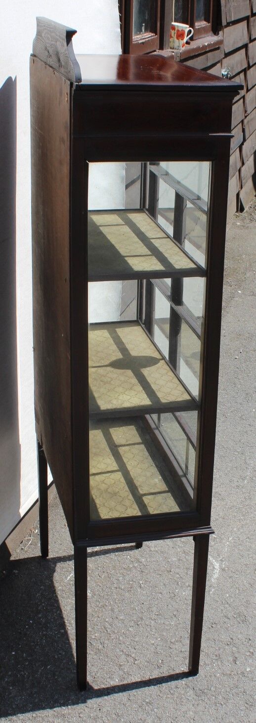 Mahogany one door china cabinet with inlay