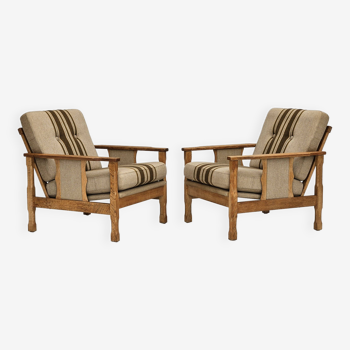 Années 1970, paire de fauteuils lounge danois, très bon état d'origine, laine, chêne.