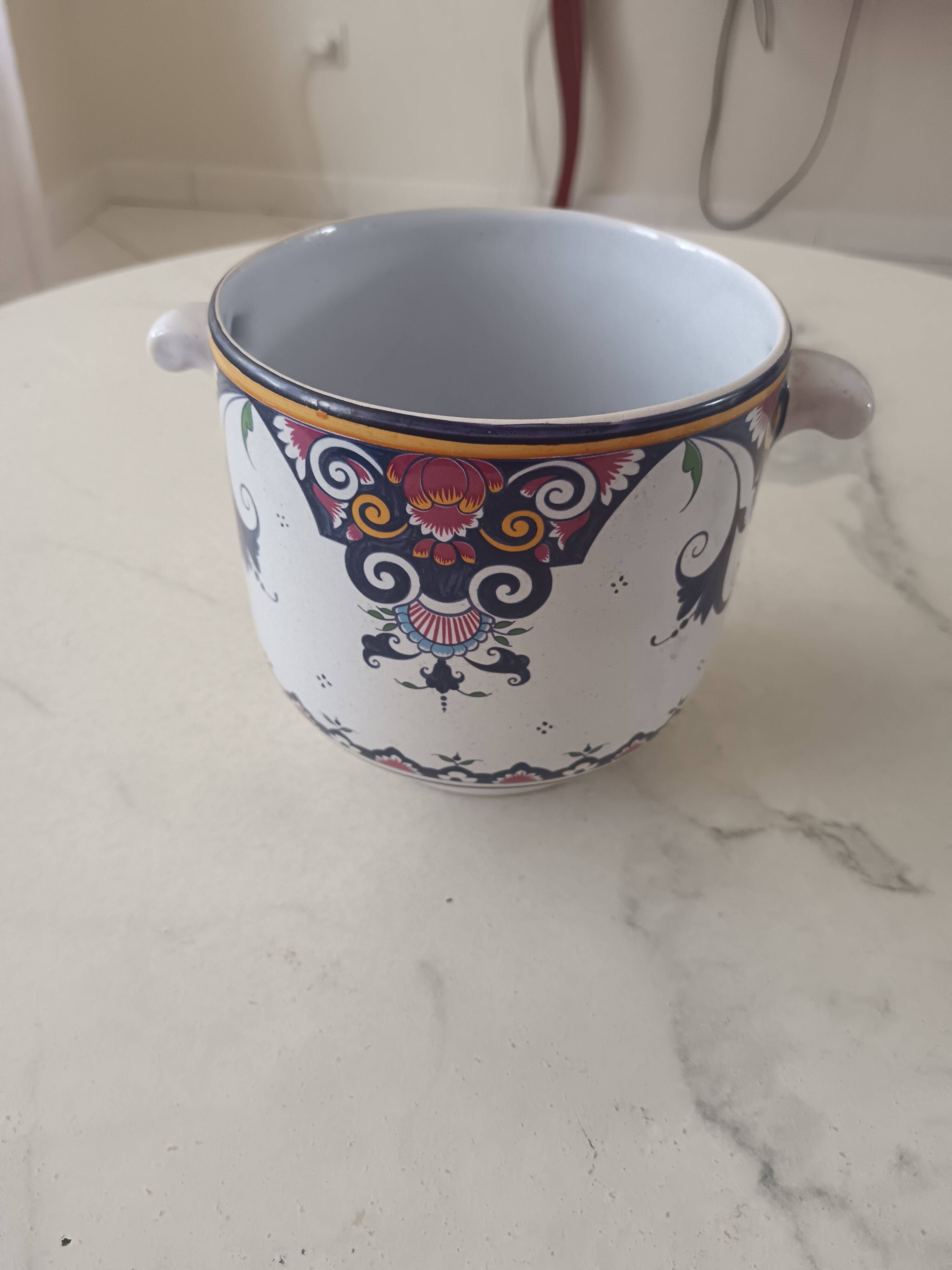 Norman plant pot