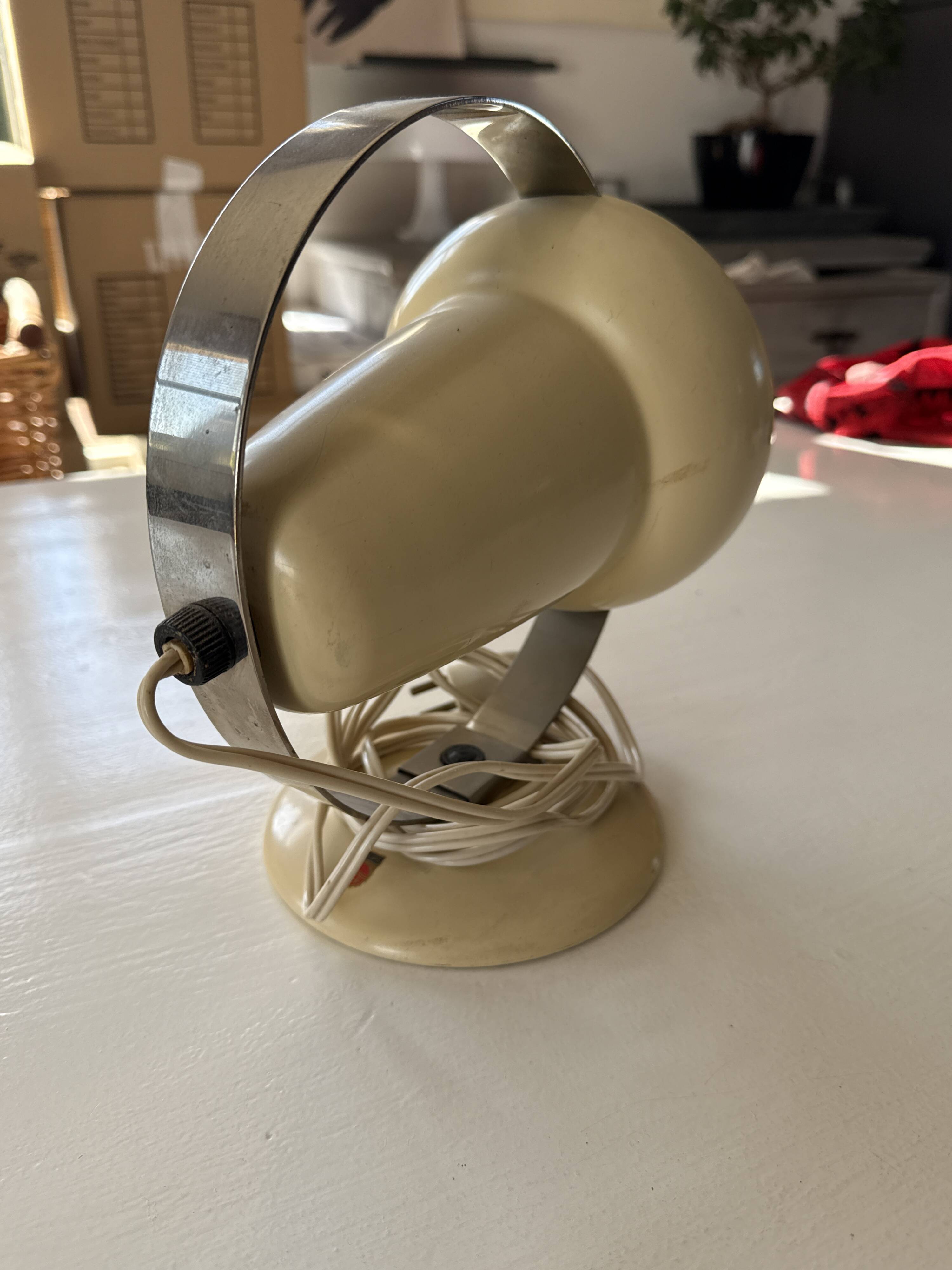 Philips infrared lamp Design Charlotte Perriand