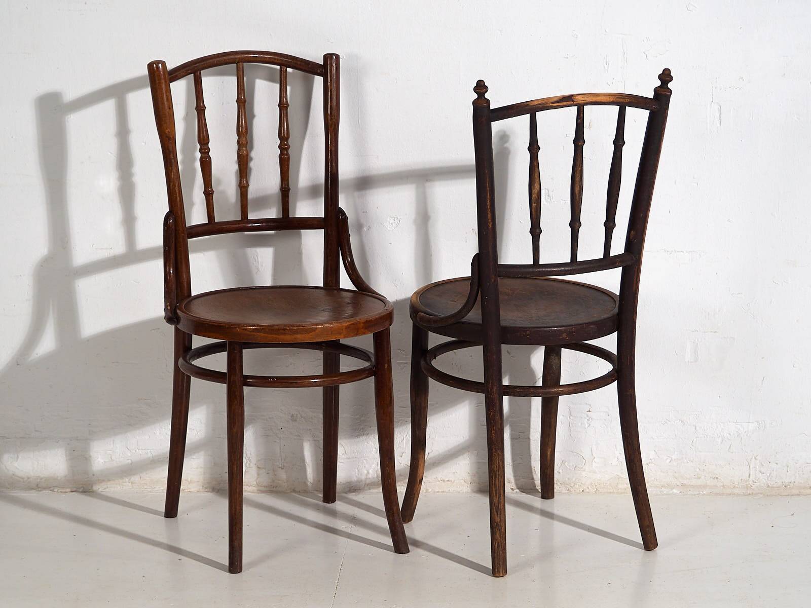 Antique Viennese-style chairs (circa 1920). Set of 4, no. 4