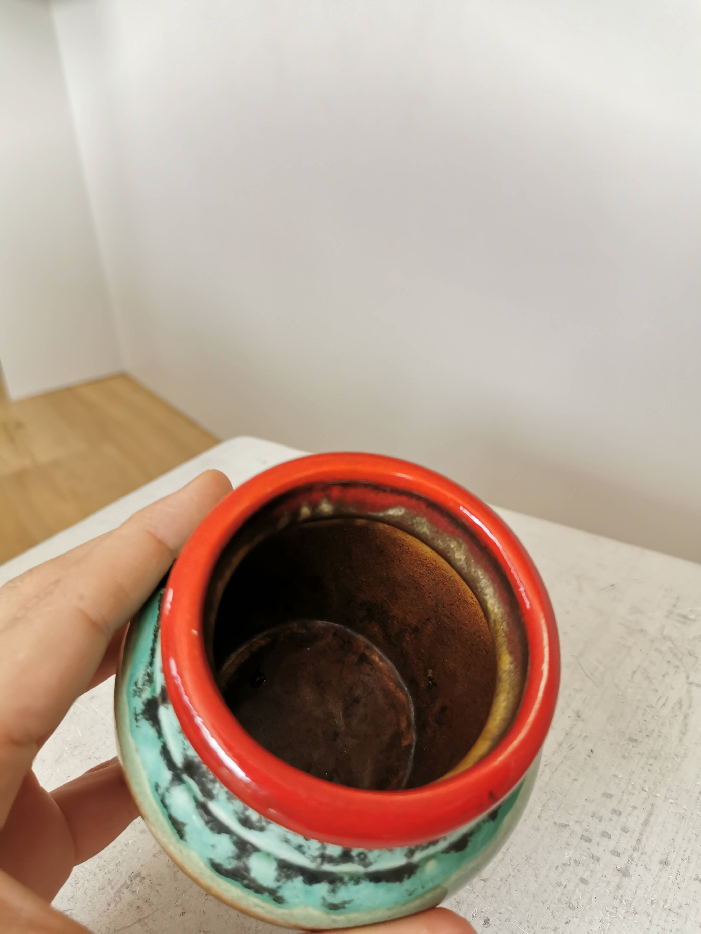 Vase vintage en céramique KIL de Yougoslavie : bordure marron, turquoise et rouge, années 1970