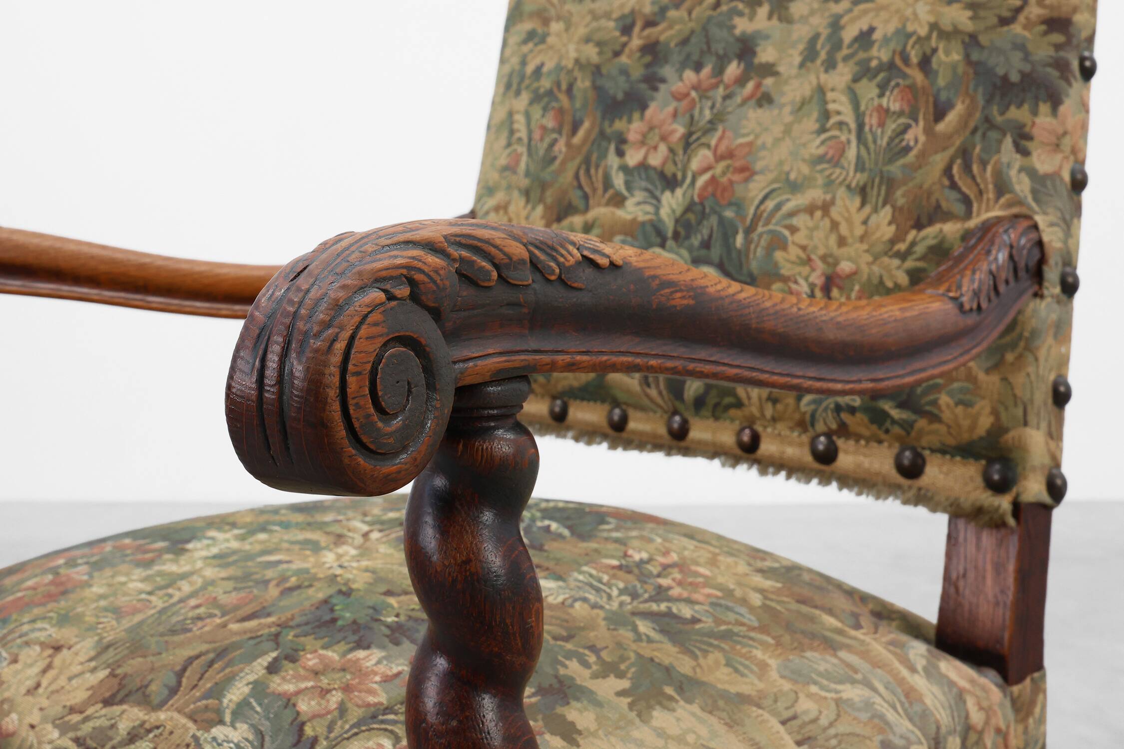 Antique armchair in walnut with tapestry upholstery, UK 17th century
