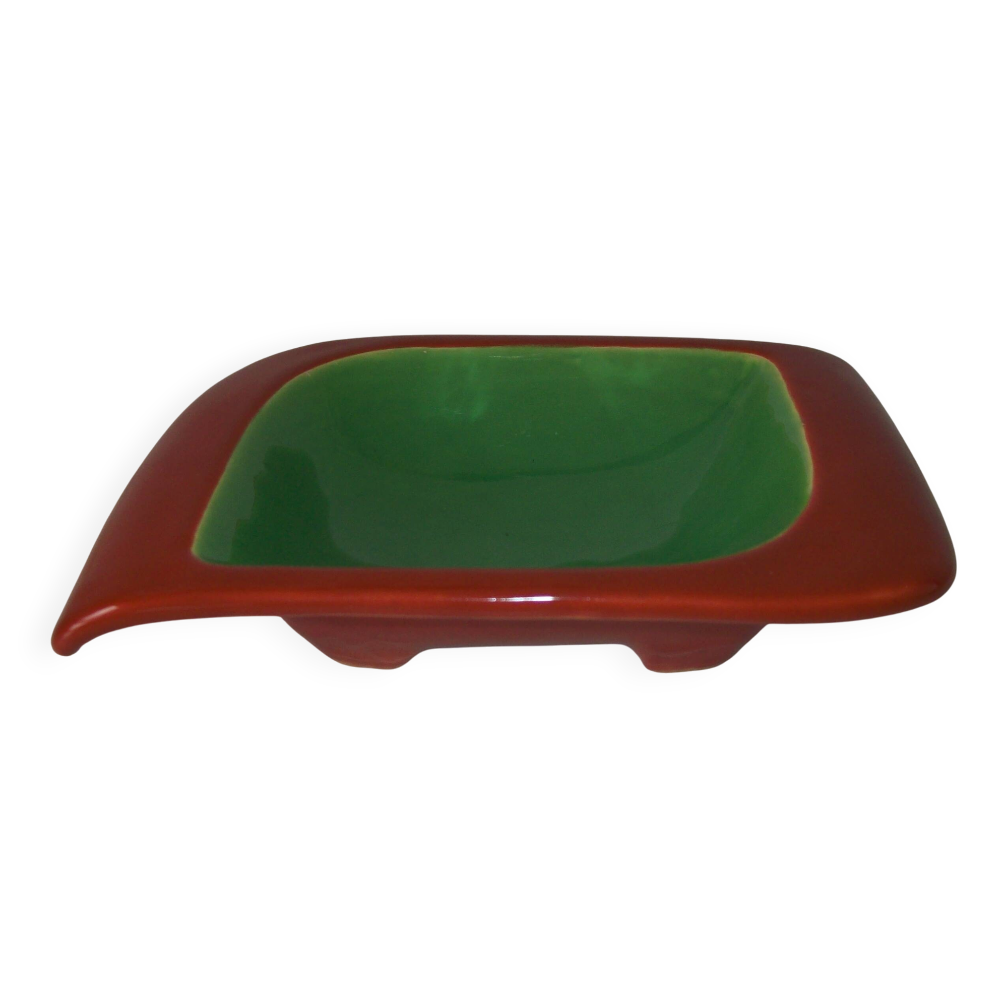 Free-form ceramic catchall