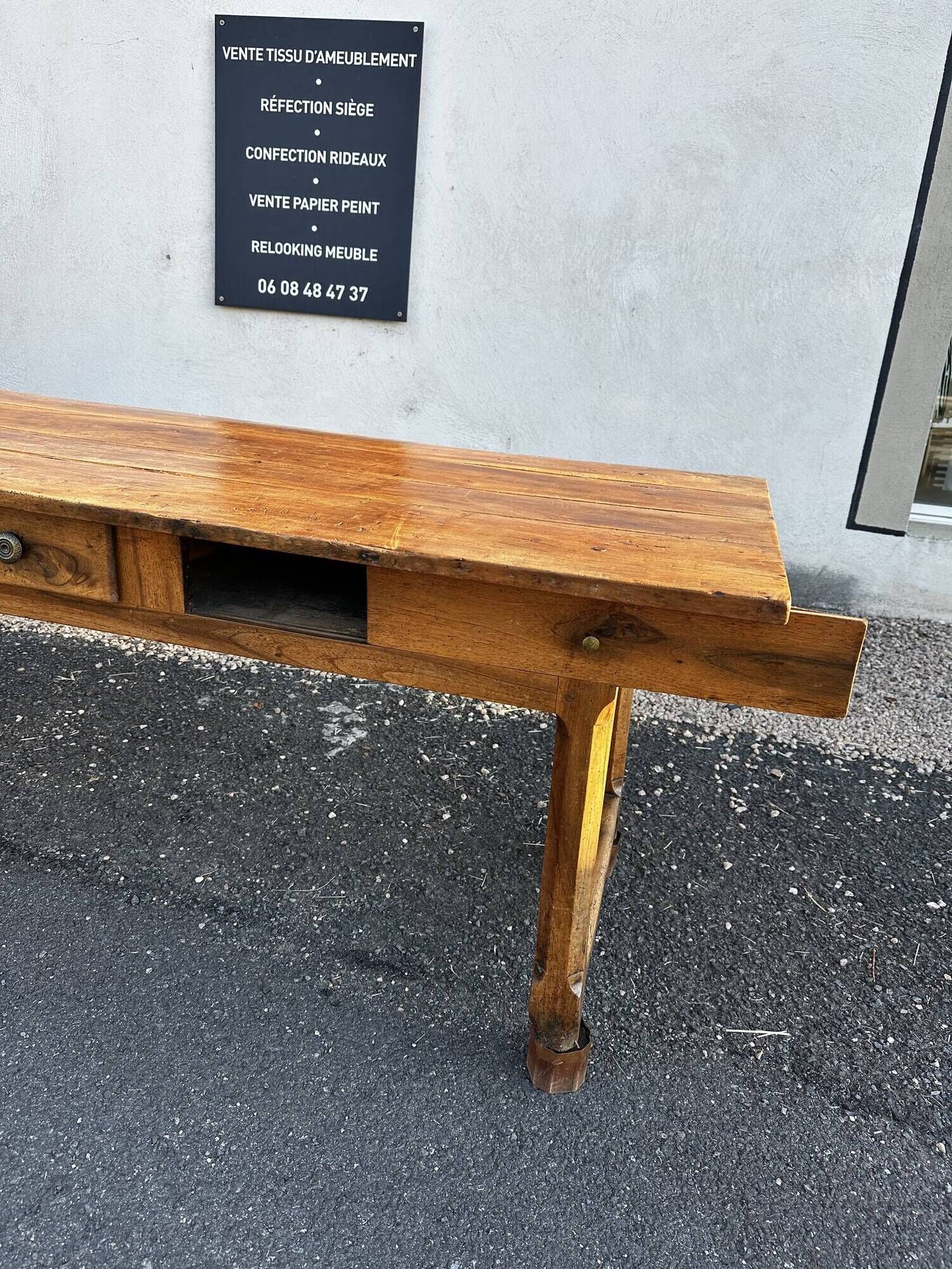Farm table