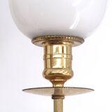 Trois appliques en laiton et verre opaque, années 50