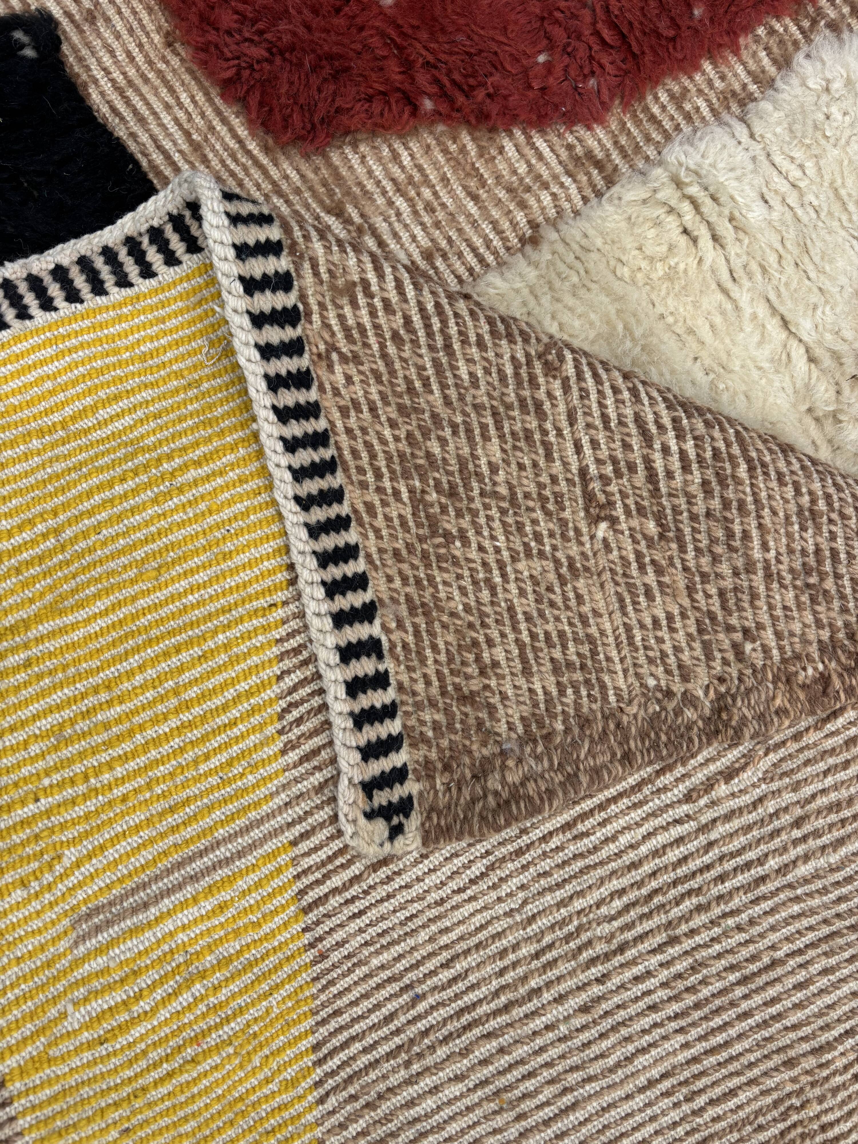 Grand tapis berbère Mrirt fait main — laine — 225 × 300 cm