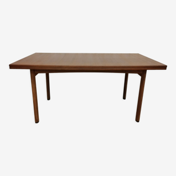 Solid oak extendable table