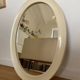 Oval cream plastic mirror