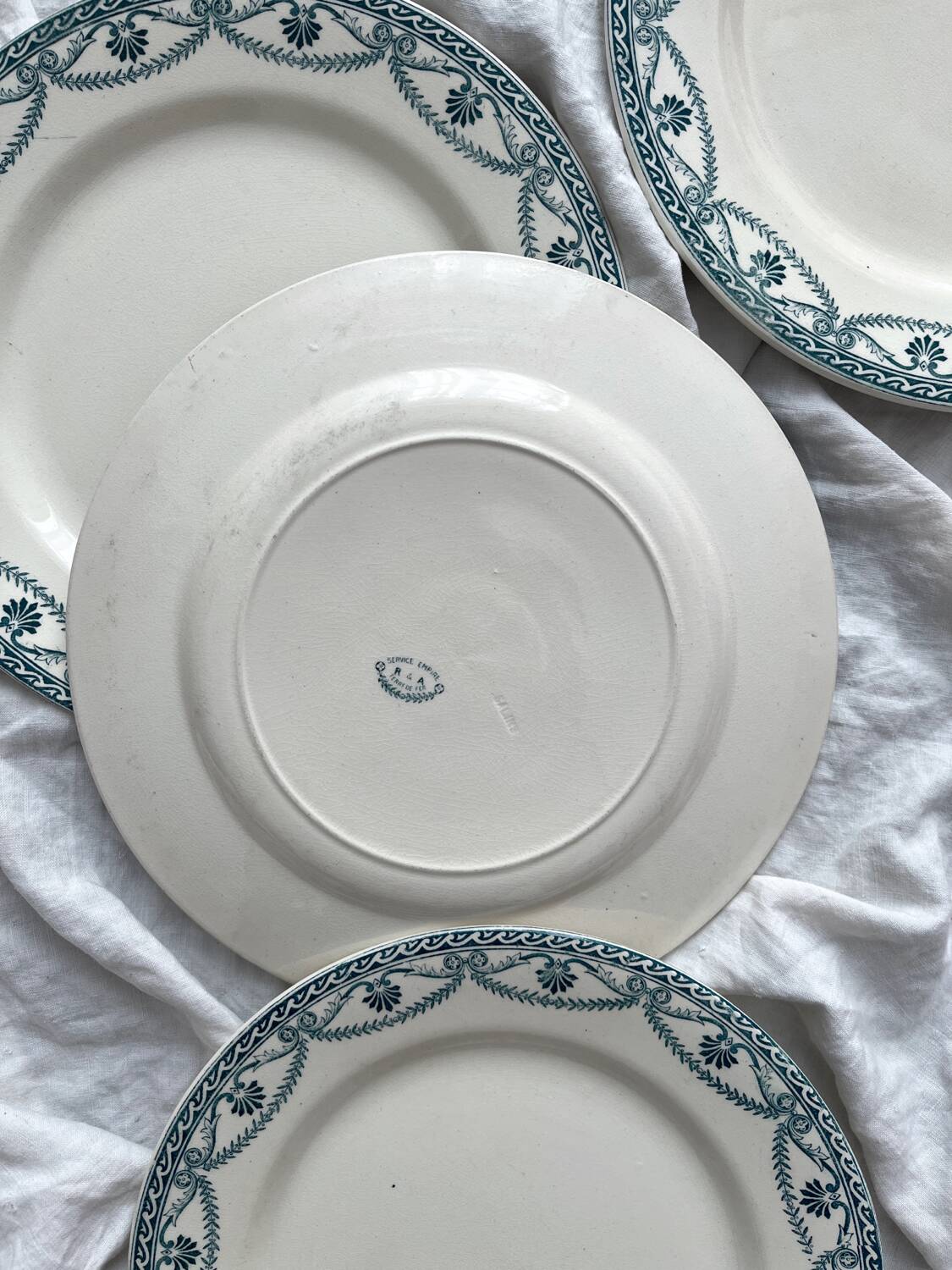 4 flat ironstone plates “Empire” Salins