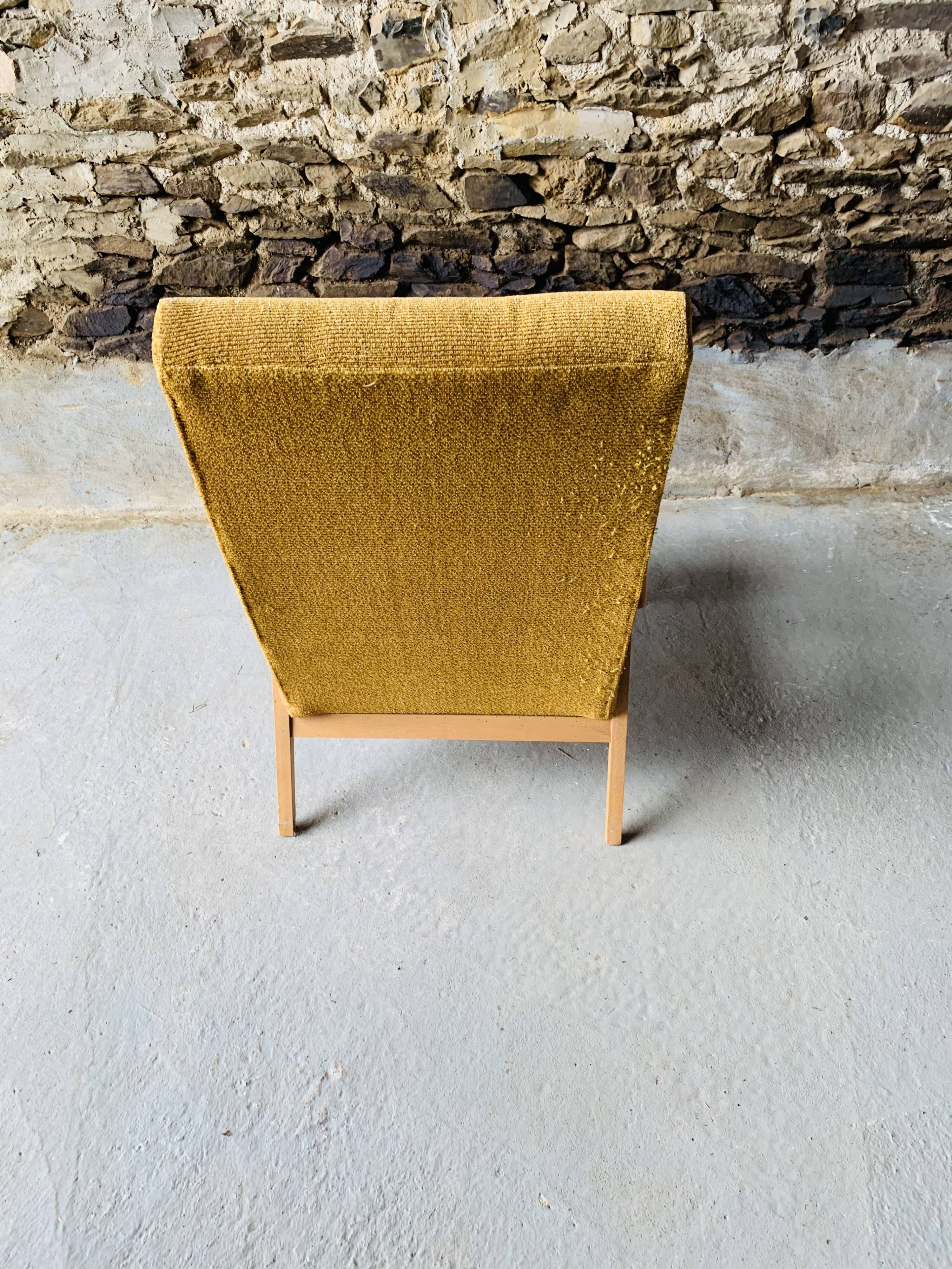 Fauteuil moutarde - bois et velours