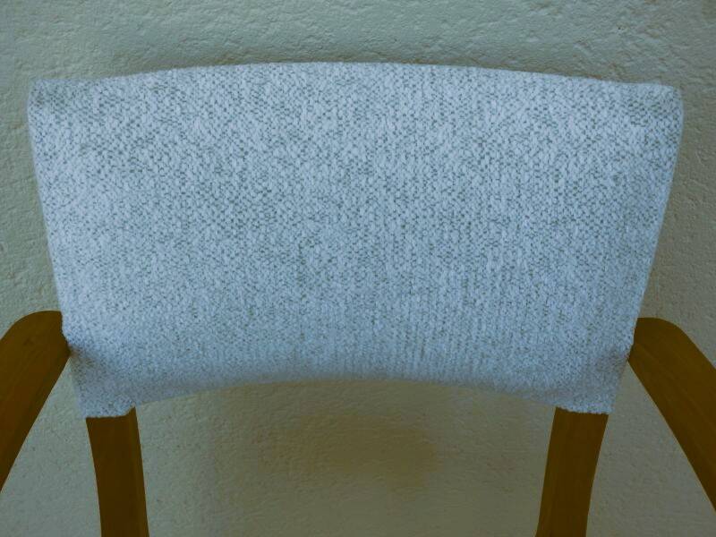 Chic 1950s bridge chairs in solid wood, white beige, hand-stitched.