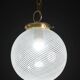 Lustre italien du milieu du siècle avec globe en verre optique en spirale et bras restauré.