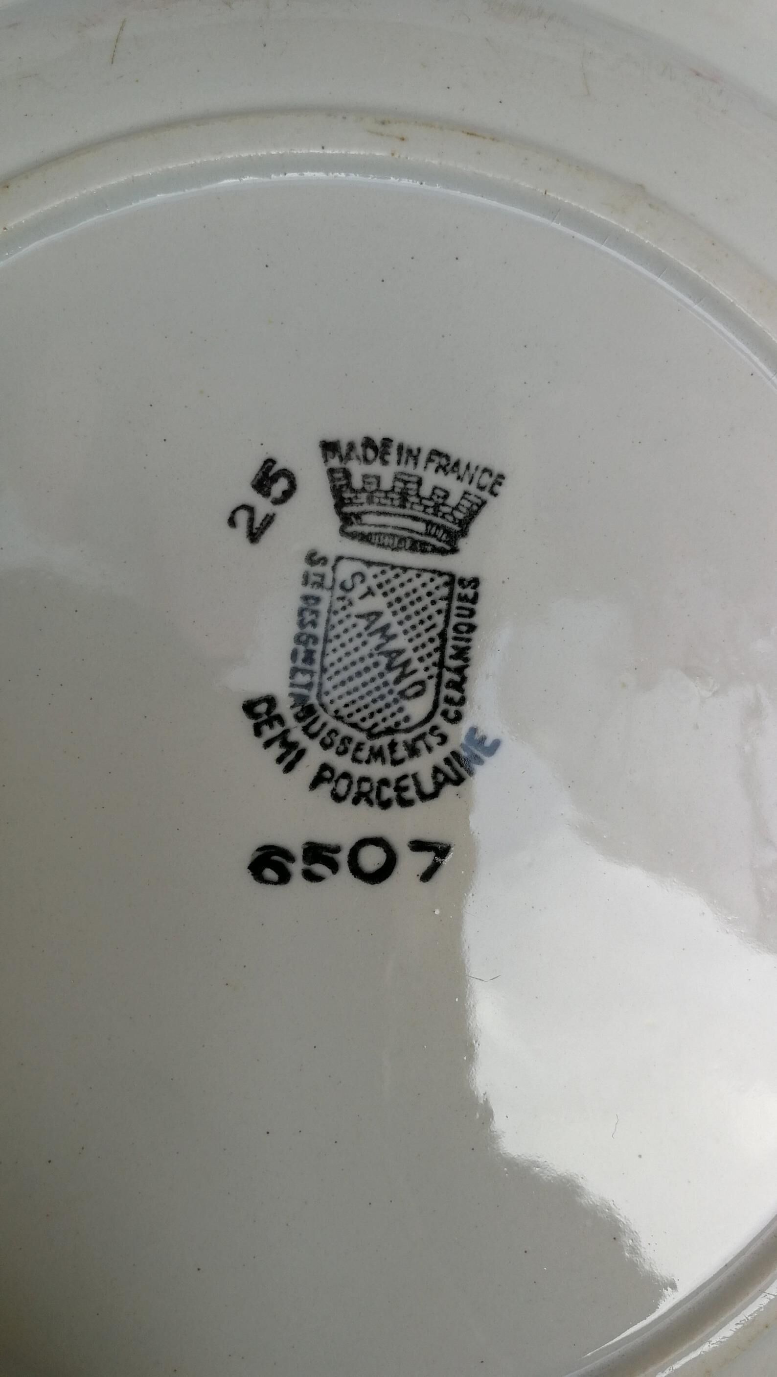 Round deep dish Saint Amand in Terre de Fer vert