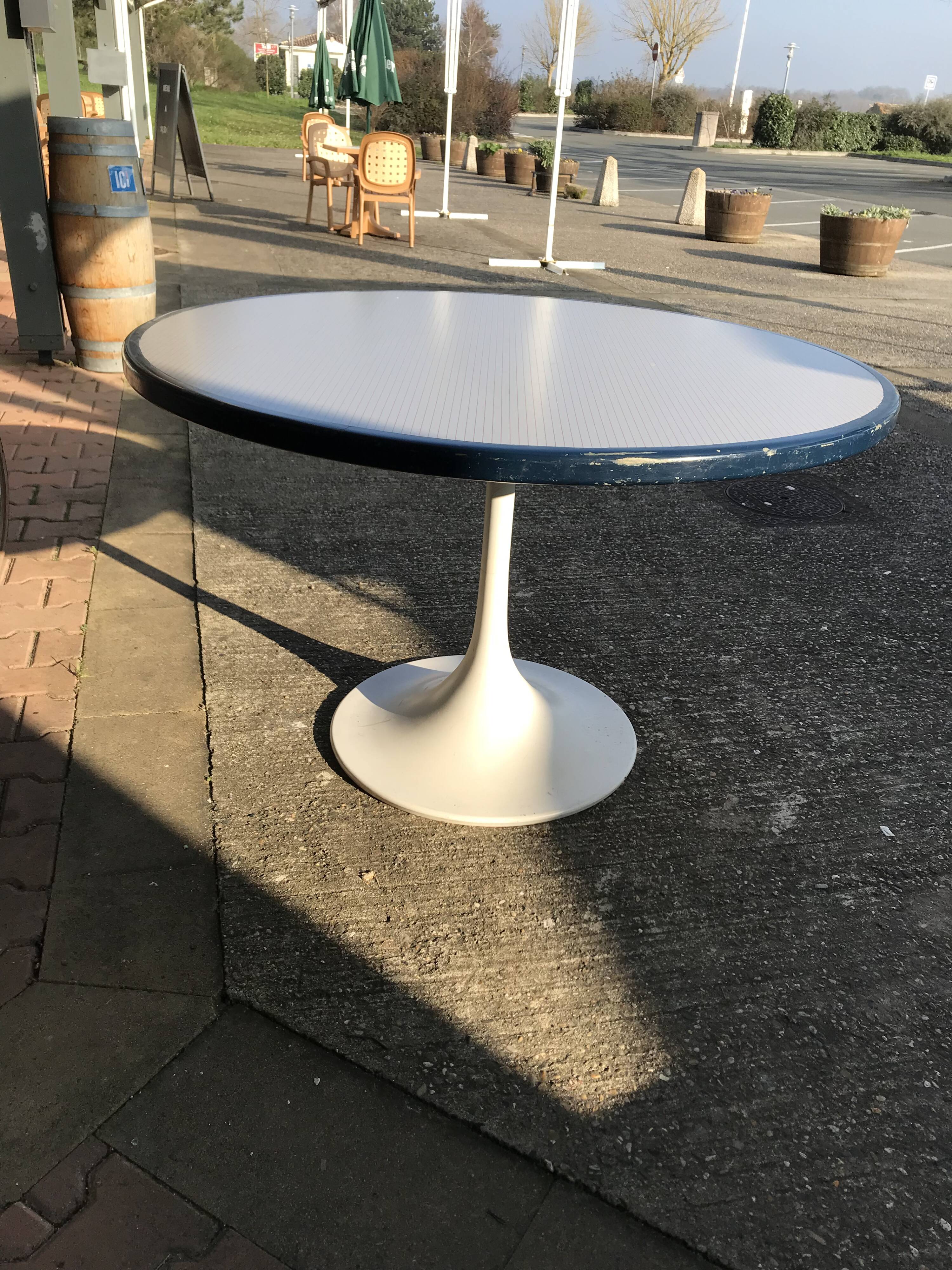 Table foot Tulip 70s round