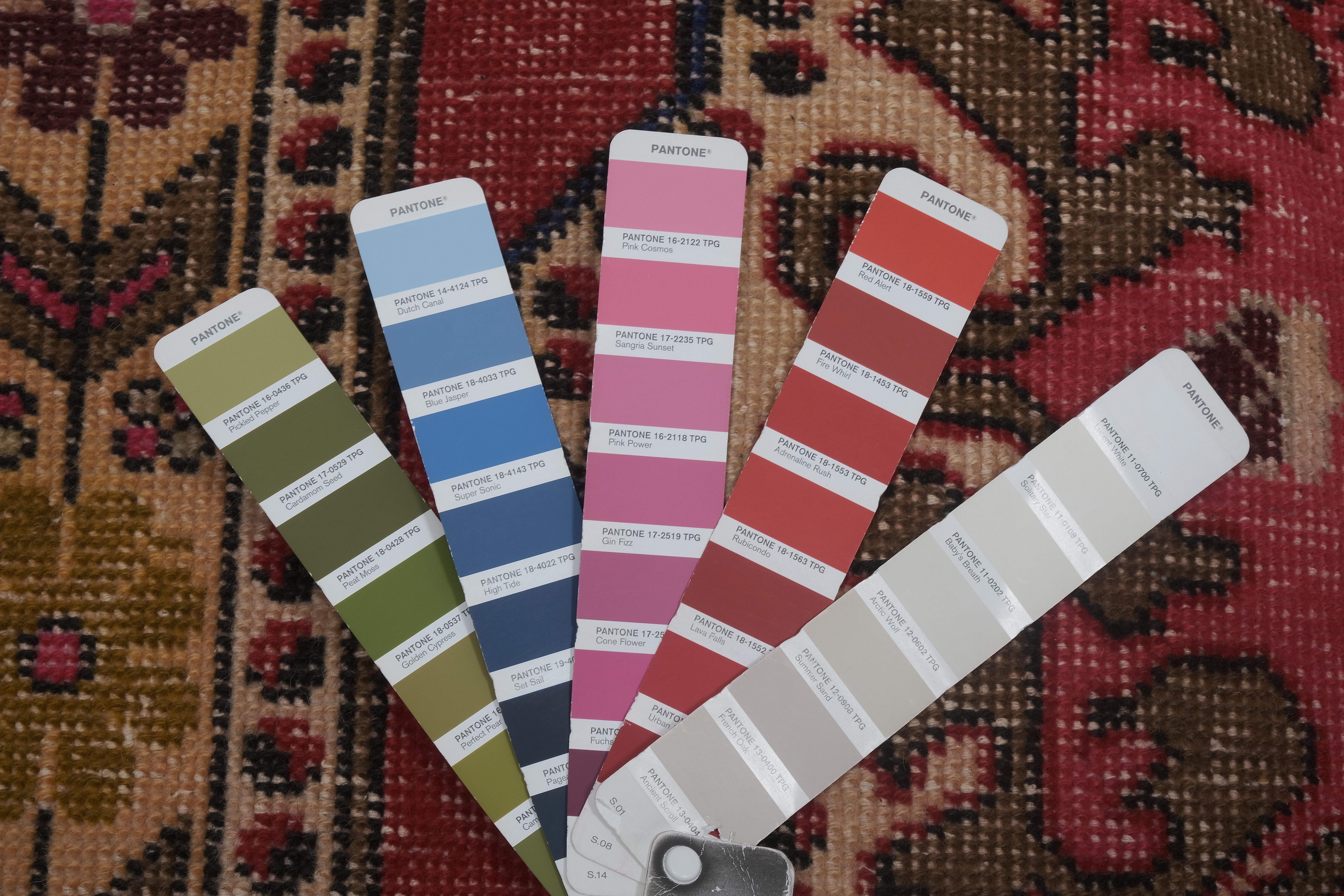 Vintage Turkish rug from Oushak, hand-woven 143x216 cm