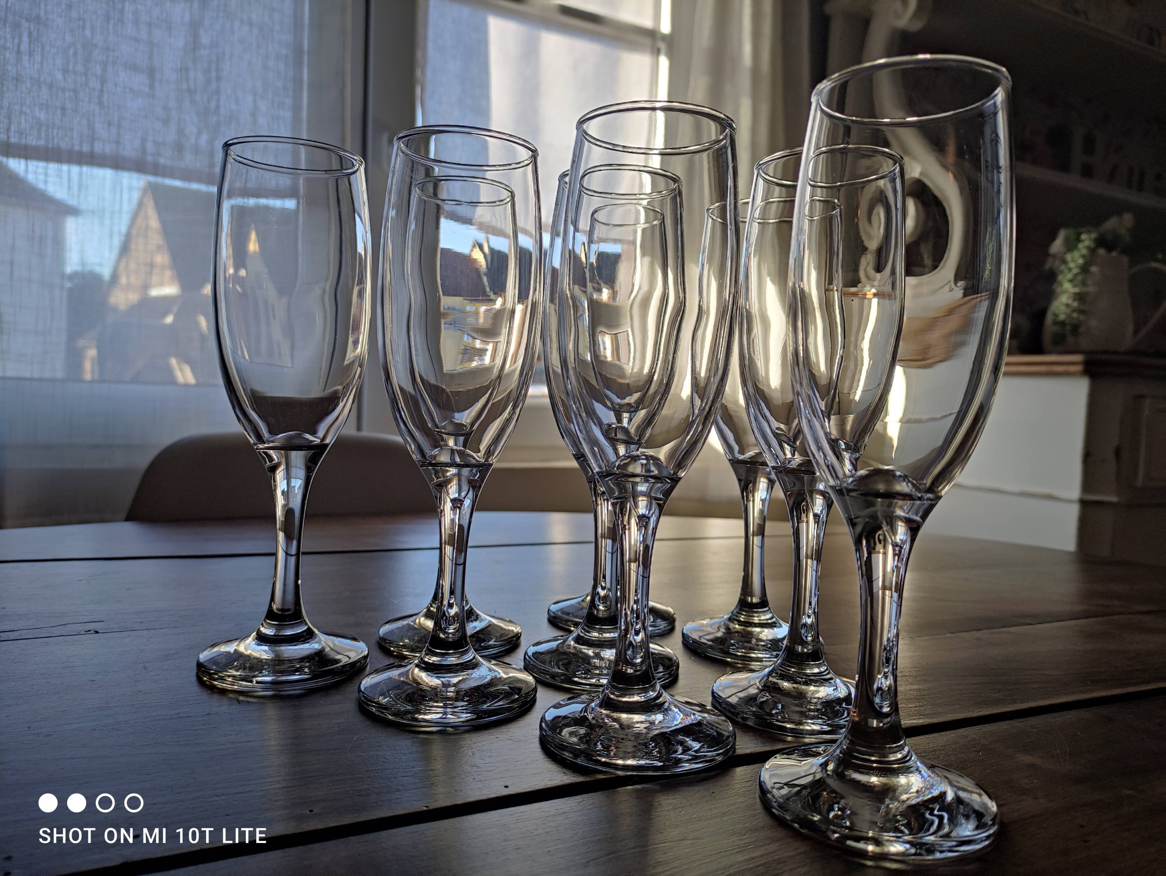 Lot de 9 flûtes à champagne en verre vintage