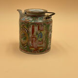 Théière en porcelaine de Chine Canton XIX°