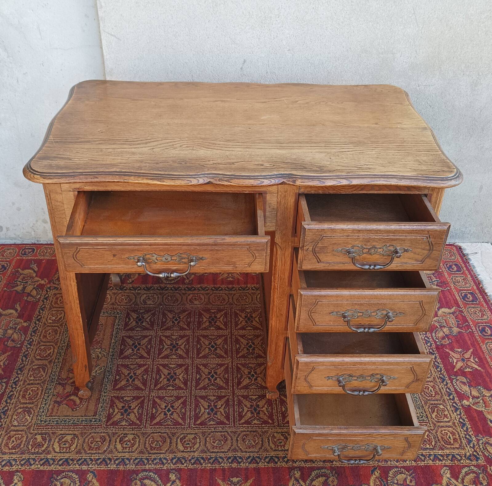 Louis XV desk with 5 drawers in oak