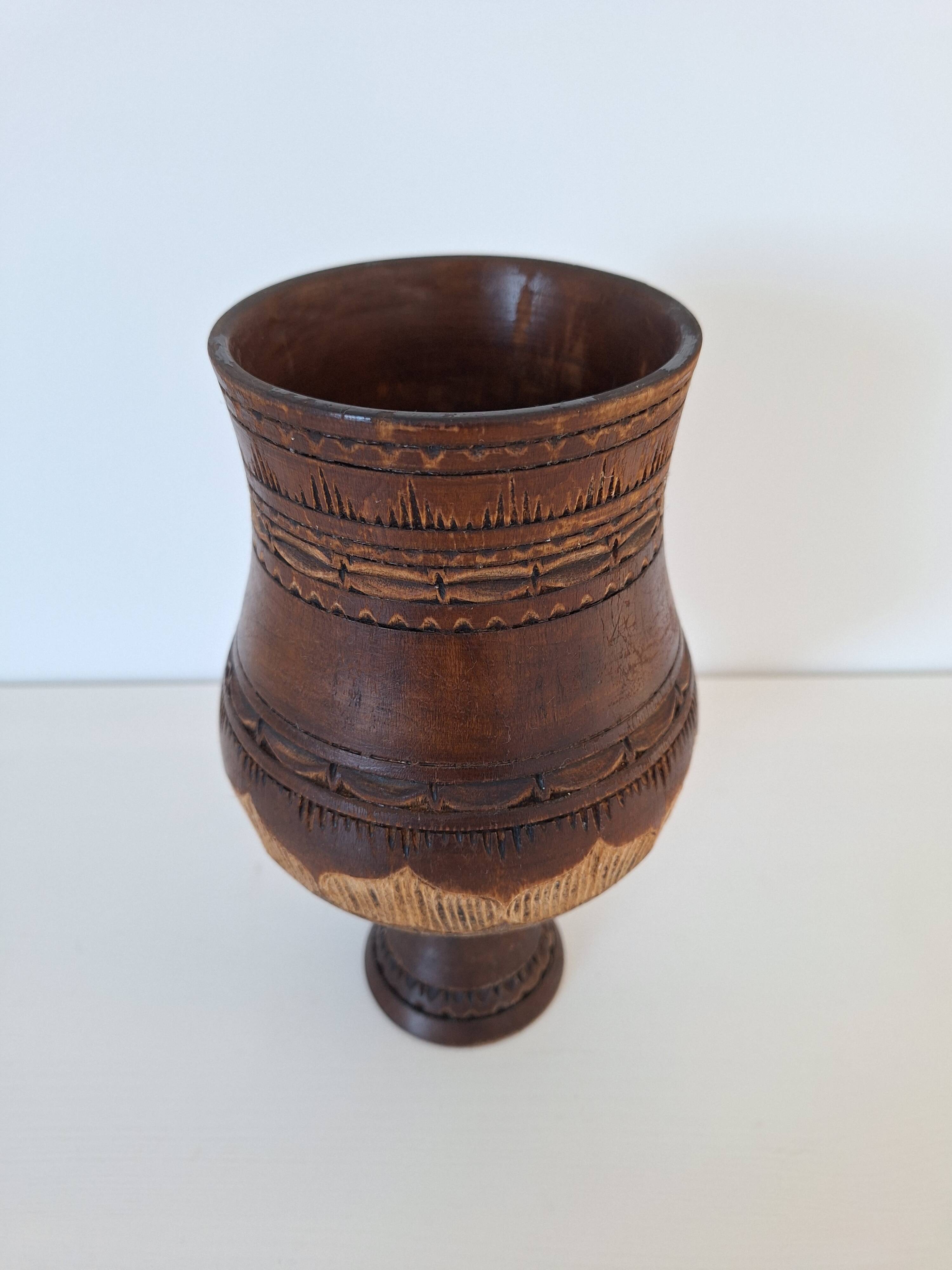 Carved wooden bowl/vase