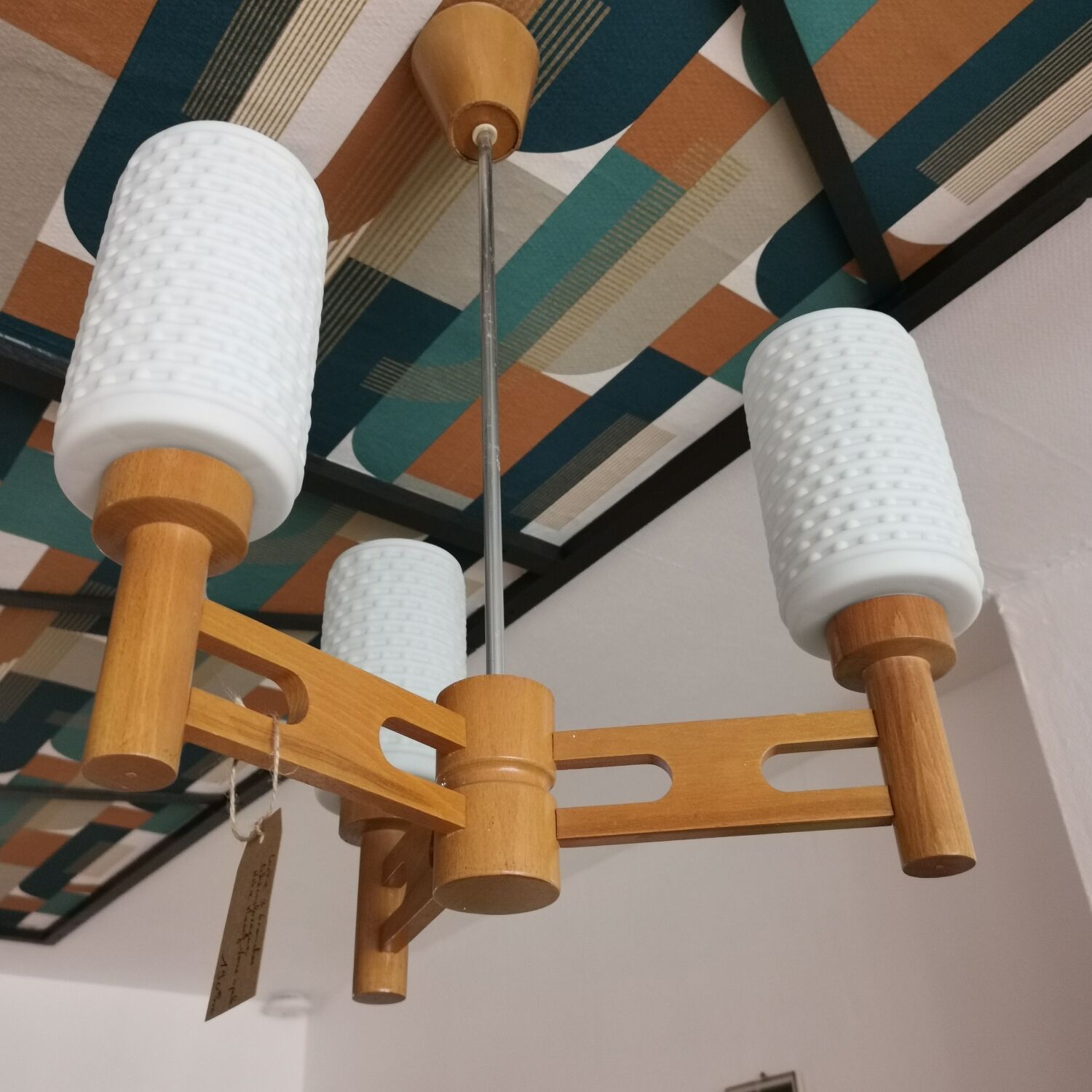 Lustre en bois et opaline République Tchèque 1970