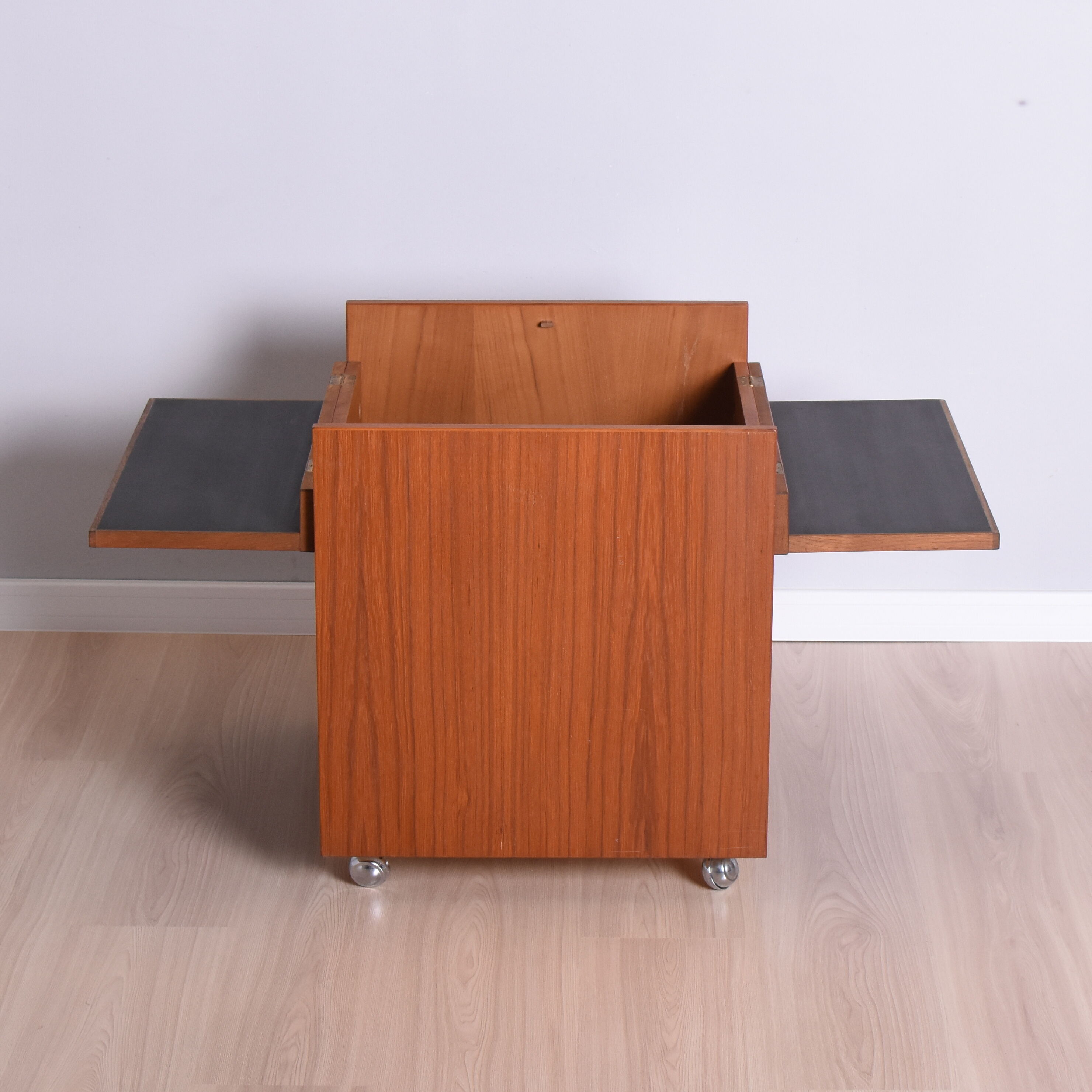 Modern teak bar cabinet from Randers Møbelfabrik, 1960s