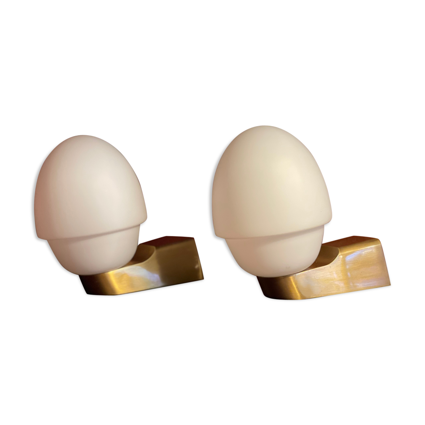 2 Wall Scones Lamps in Opal and brass Italy 80s