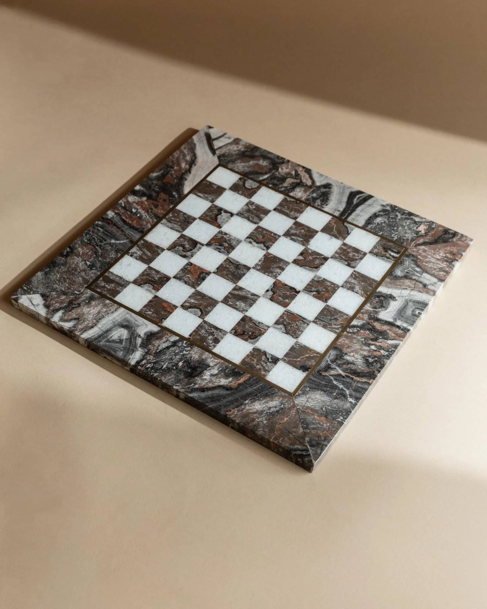 Vintage Marble Chess Set in Grey and Pink Stone – Hand-Carved Pieces, 31x31 cm Board, 1960s Italian Design