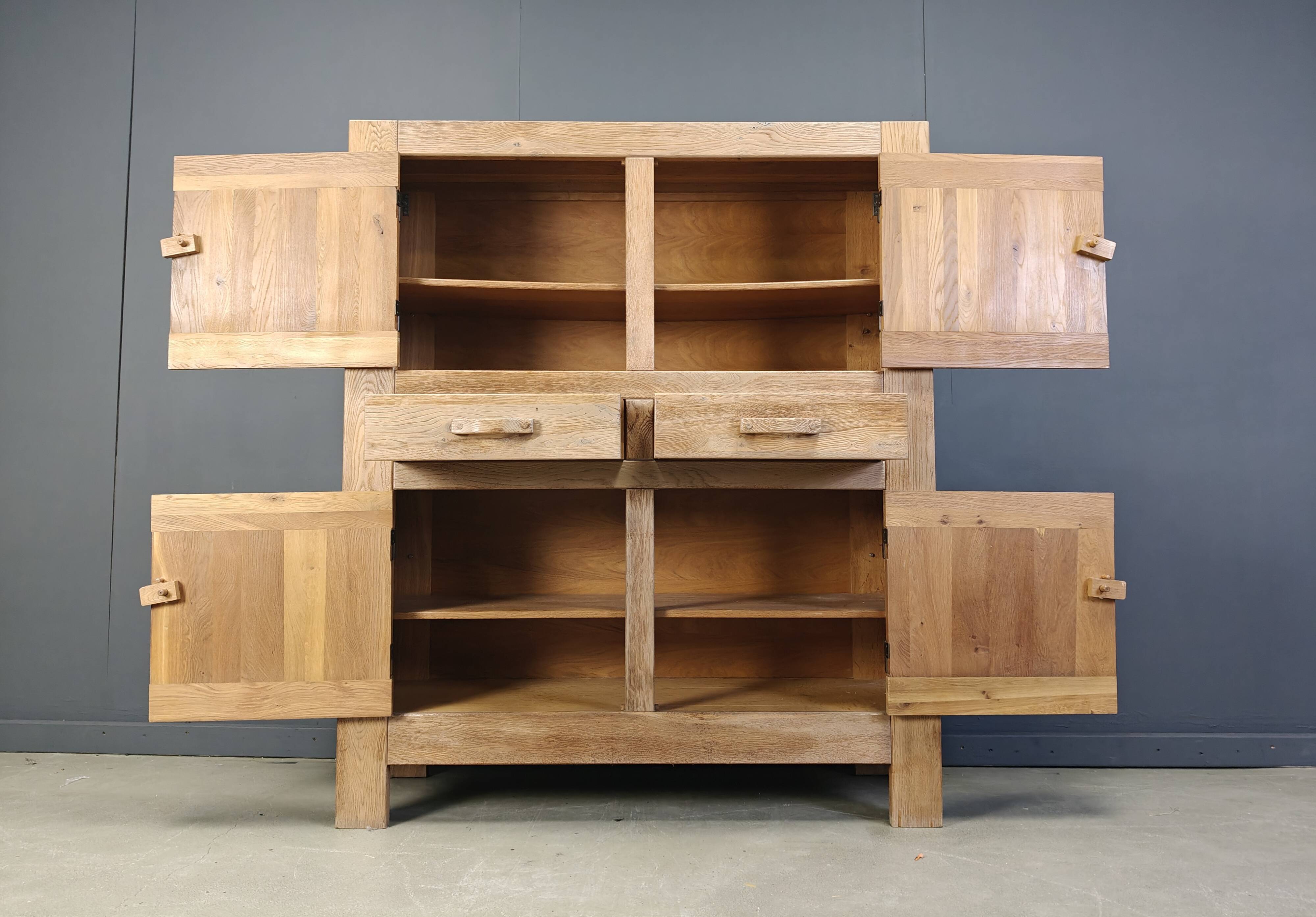 Armoire rustique en chêne massif, années 1970