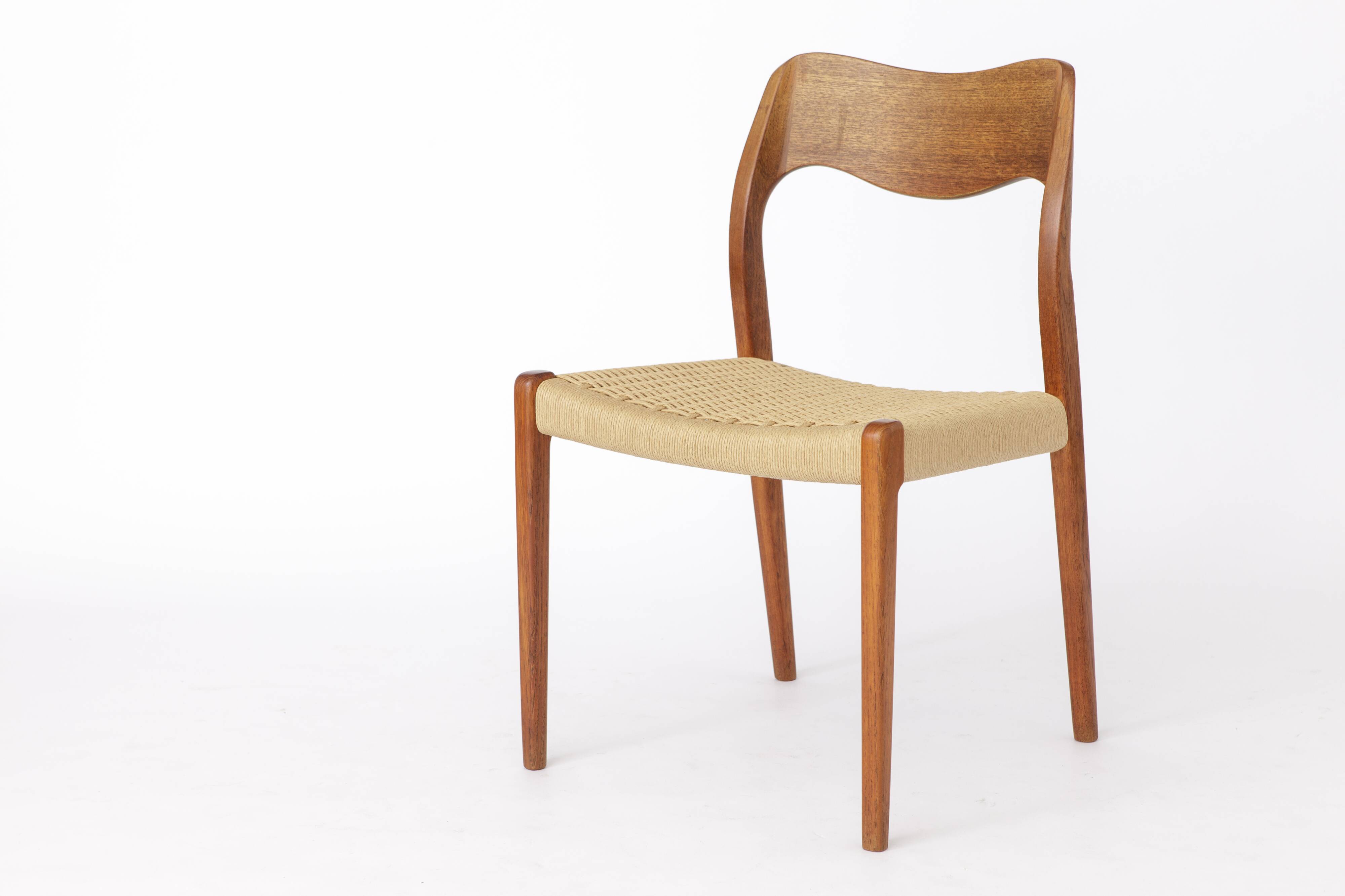 1 of 2 Niels Moller Chairs Model 71 1950s Vintage Teak - Repaired
