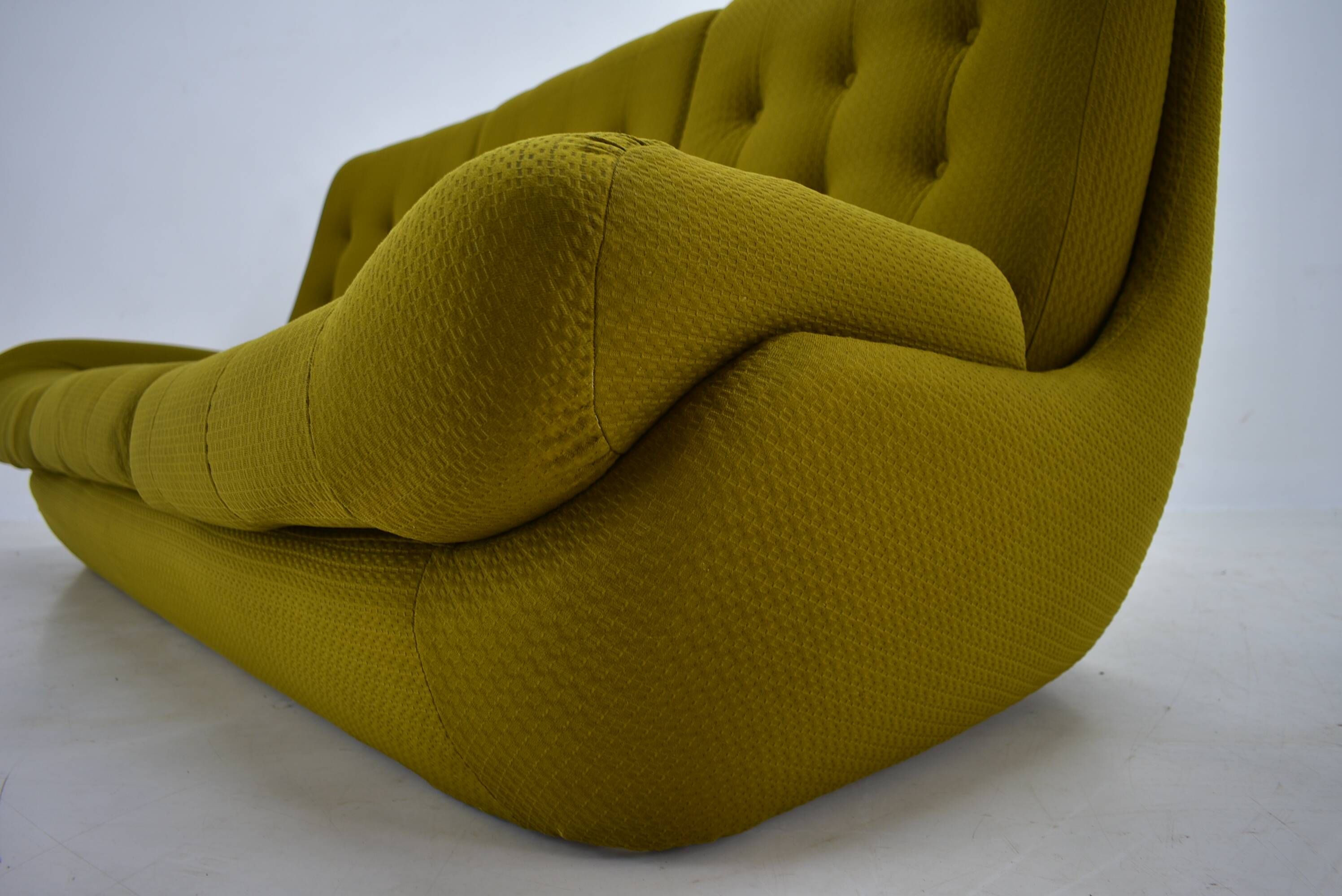 20th Century , Green Atlantis Three seats Sofa, 1960s
