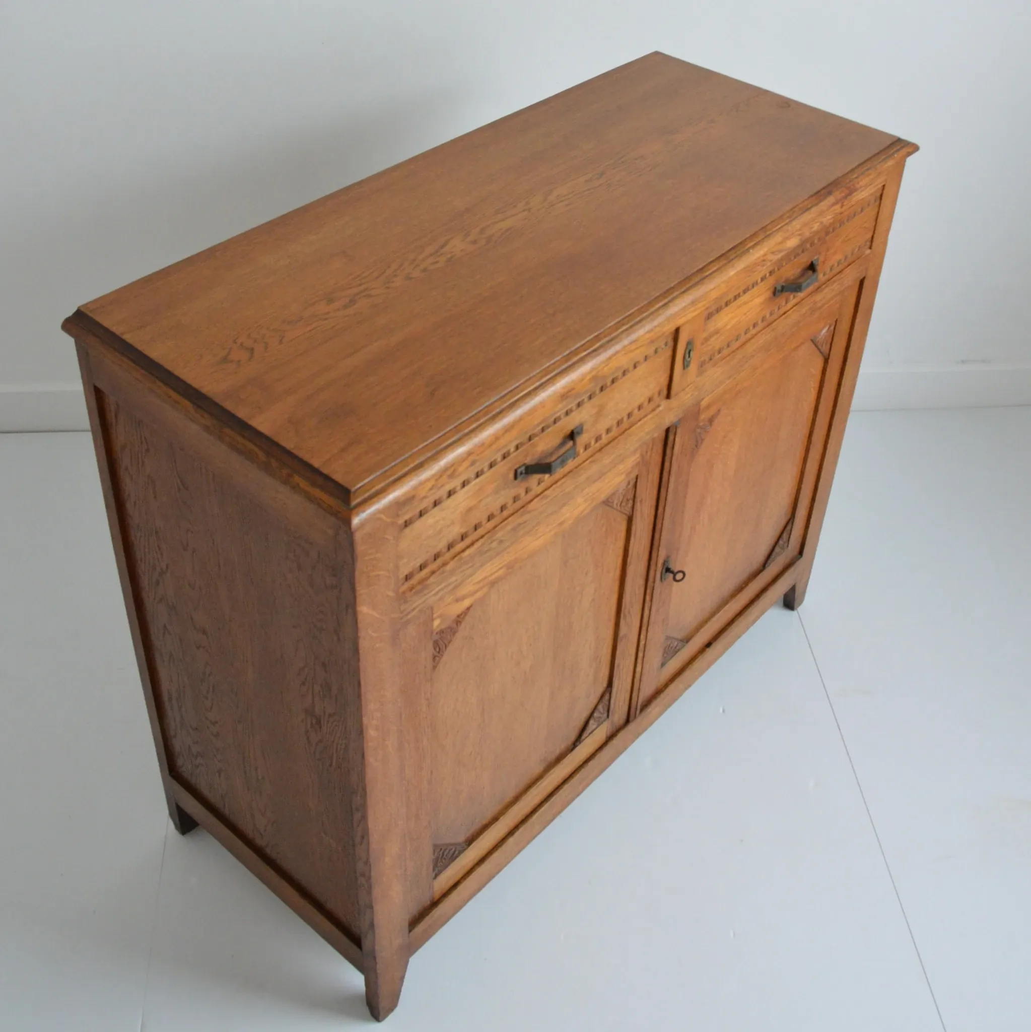 Parisian Buffet / Art Deco Storage Furniture 1930 Vintage