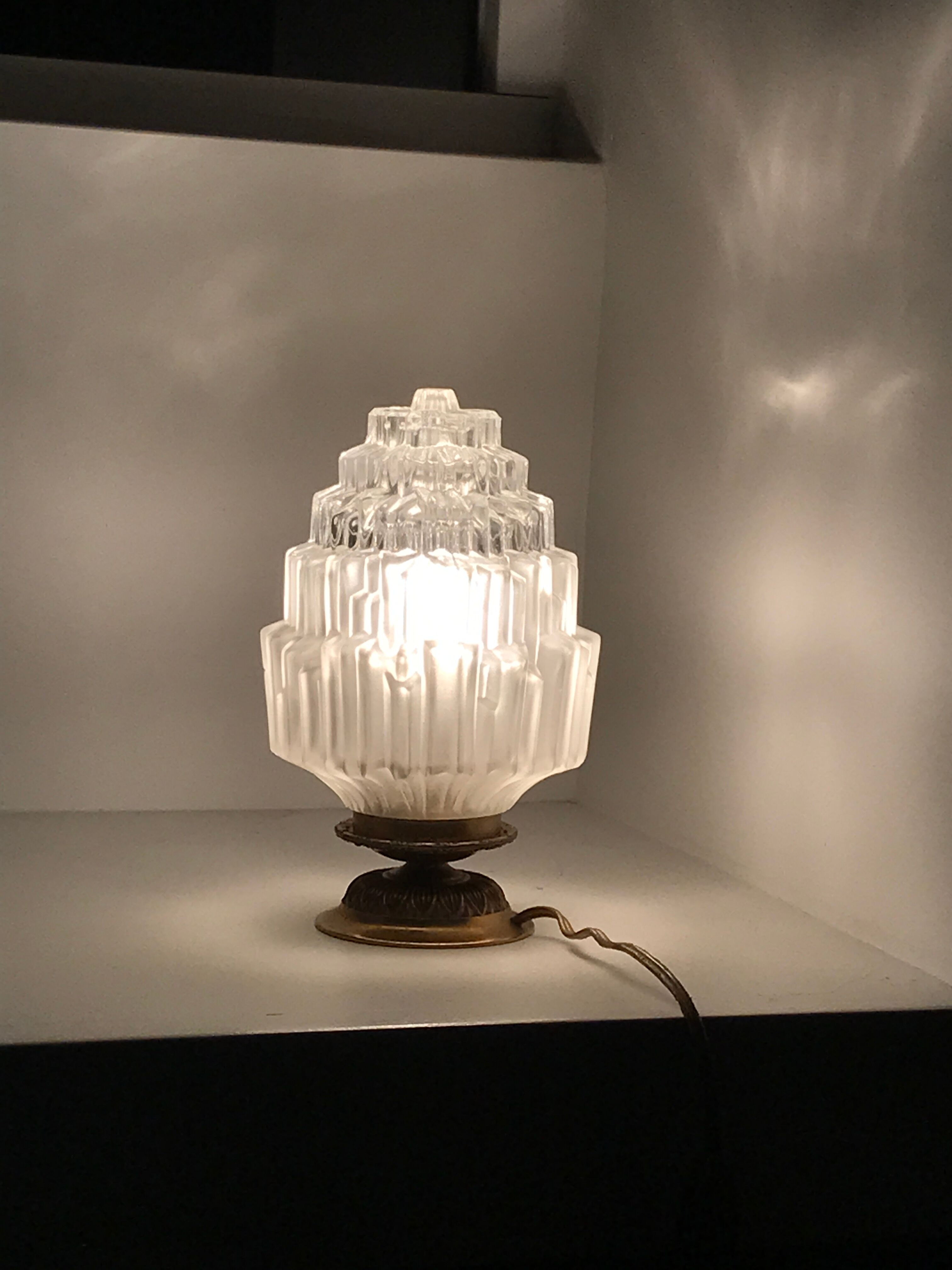 Table lamp- globe Art Deco skyscraper