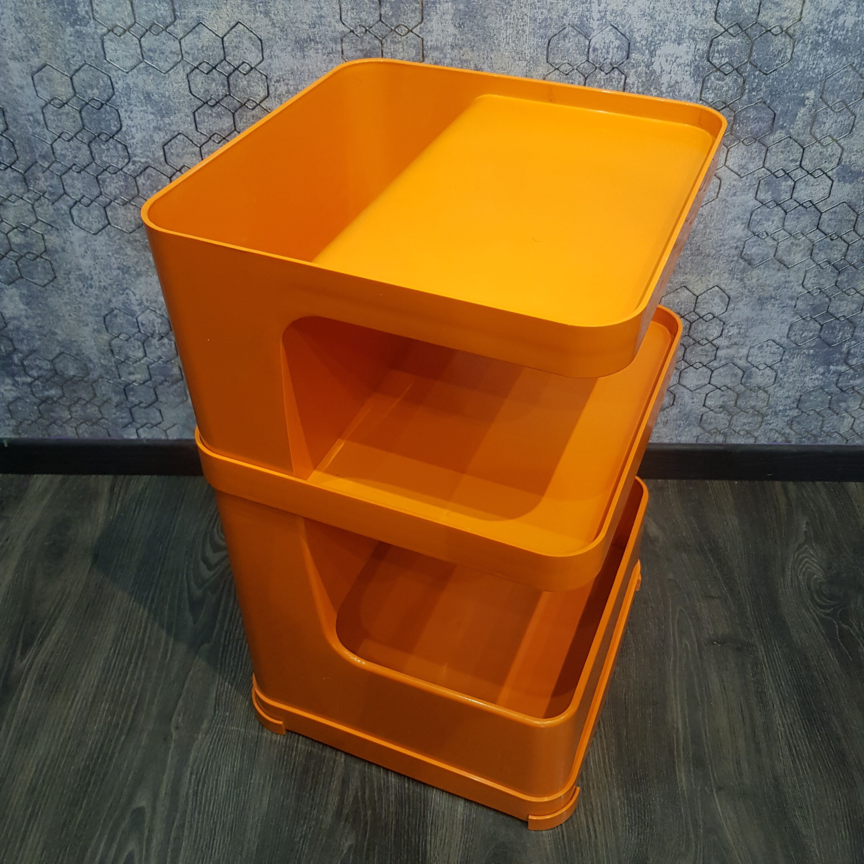 Bedside box 70s orange