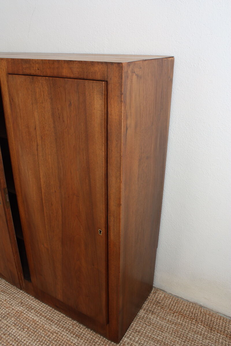 3-door low-door furniture