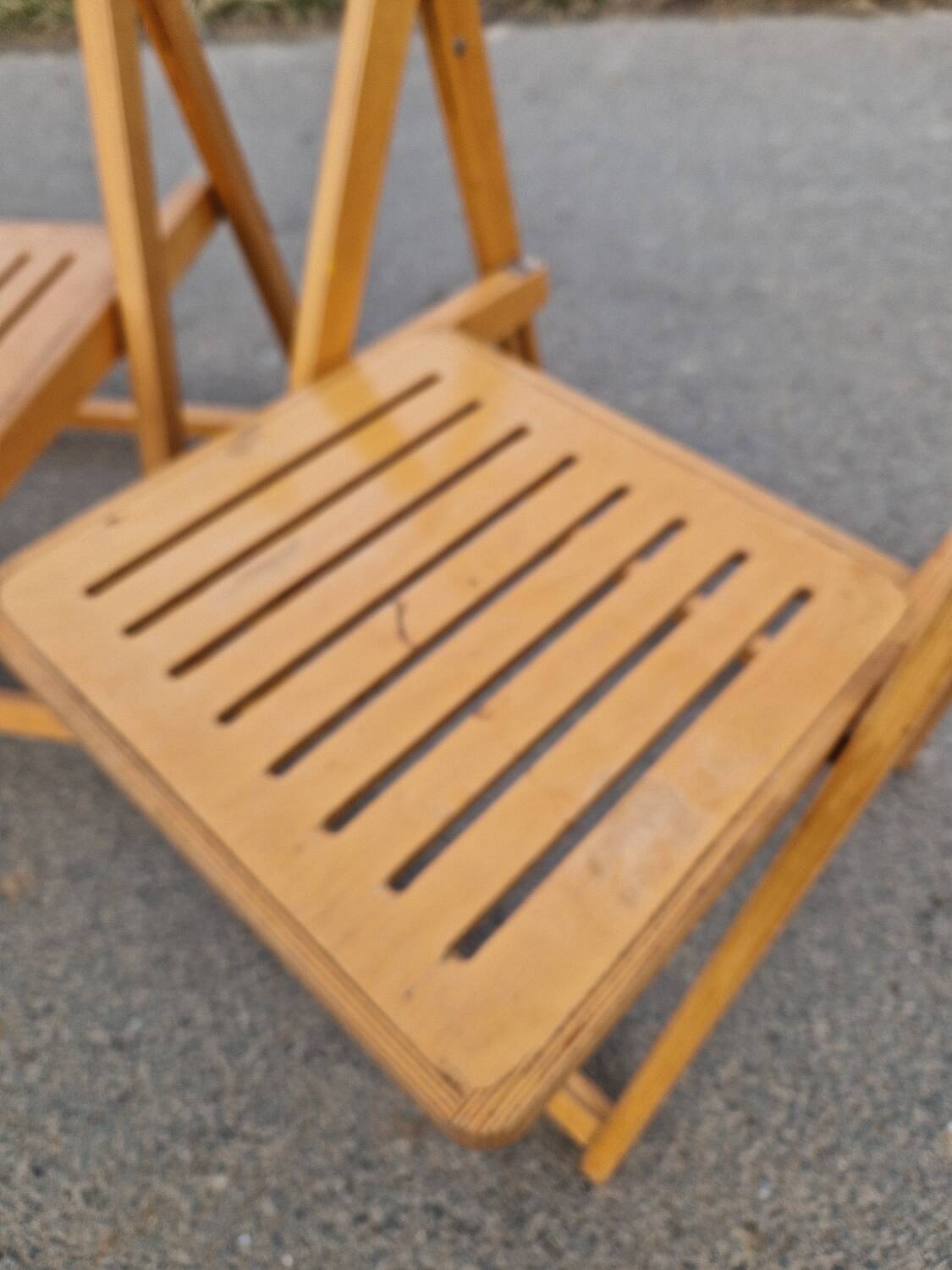 Set of 4 Folding Chairs in Wood and Plywood