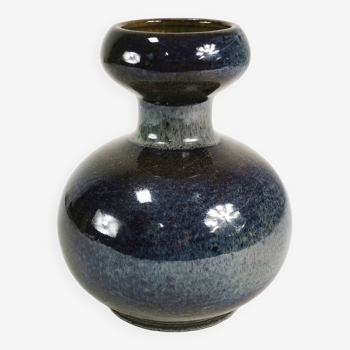 Modernist vase, "Ceramics Artystyczna" Cooperative in Bolesławiec, designed by B. Wolanin, 1960s.
