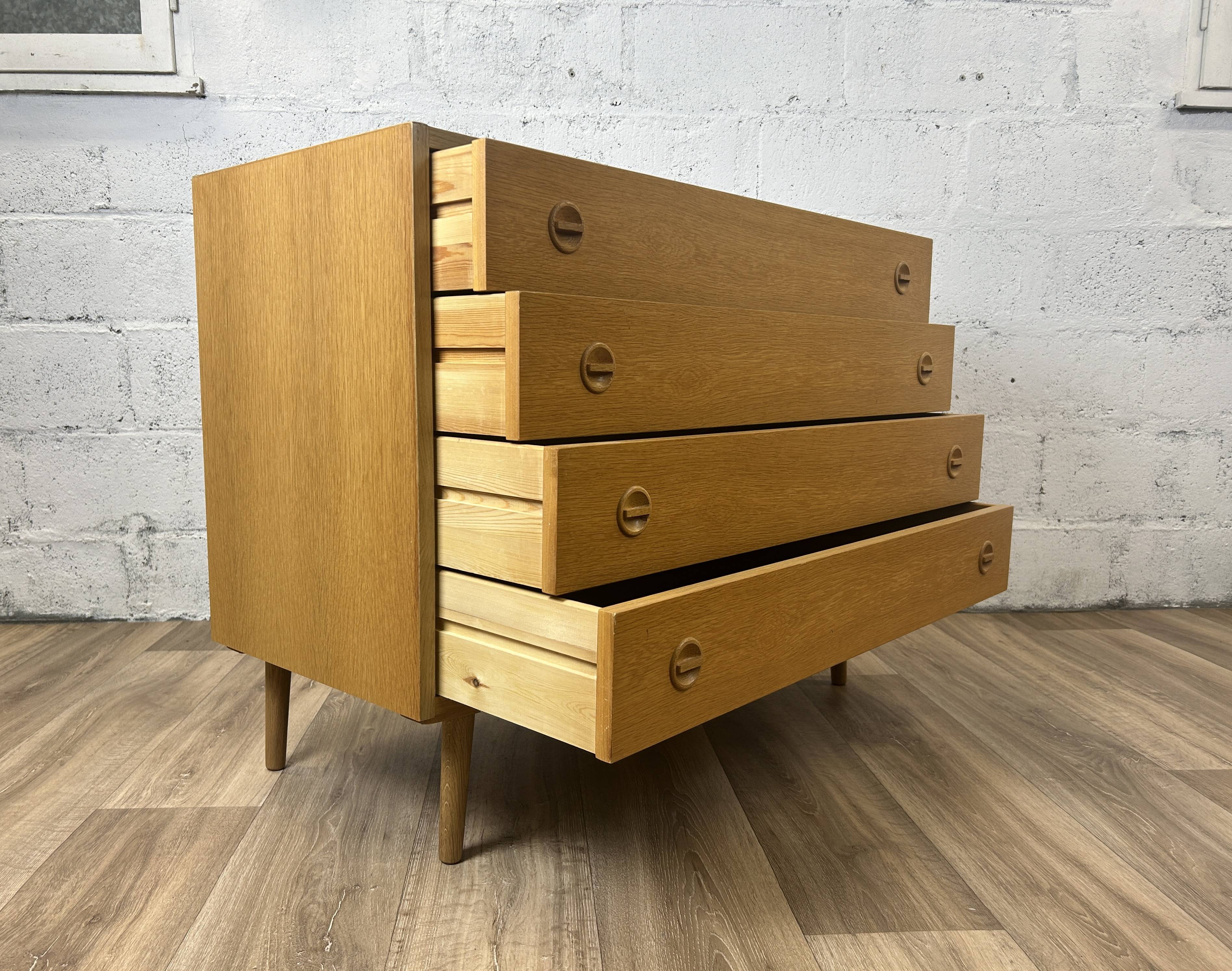 Vintage Scandinavian chest of drawers with 4 drawers in oak, 1960s