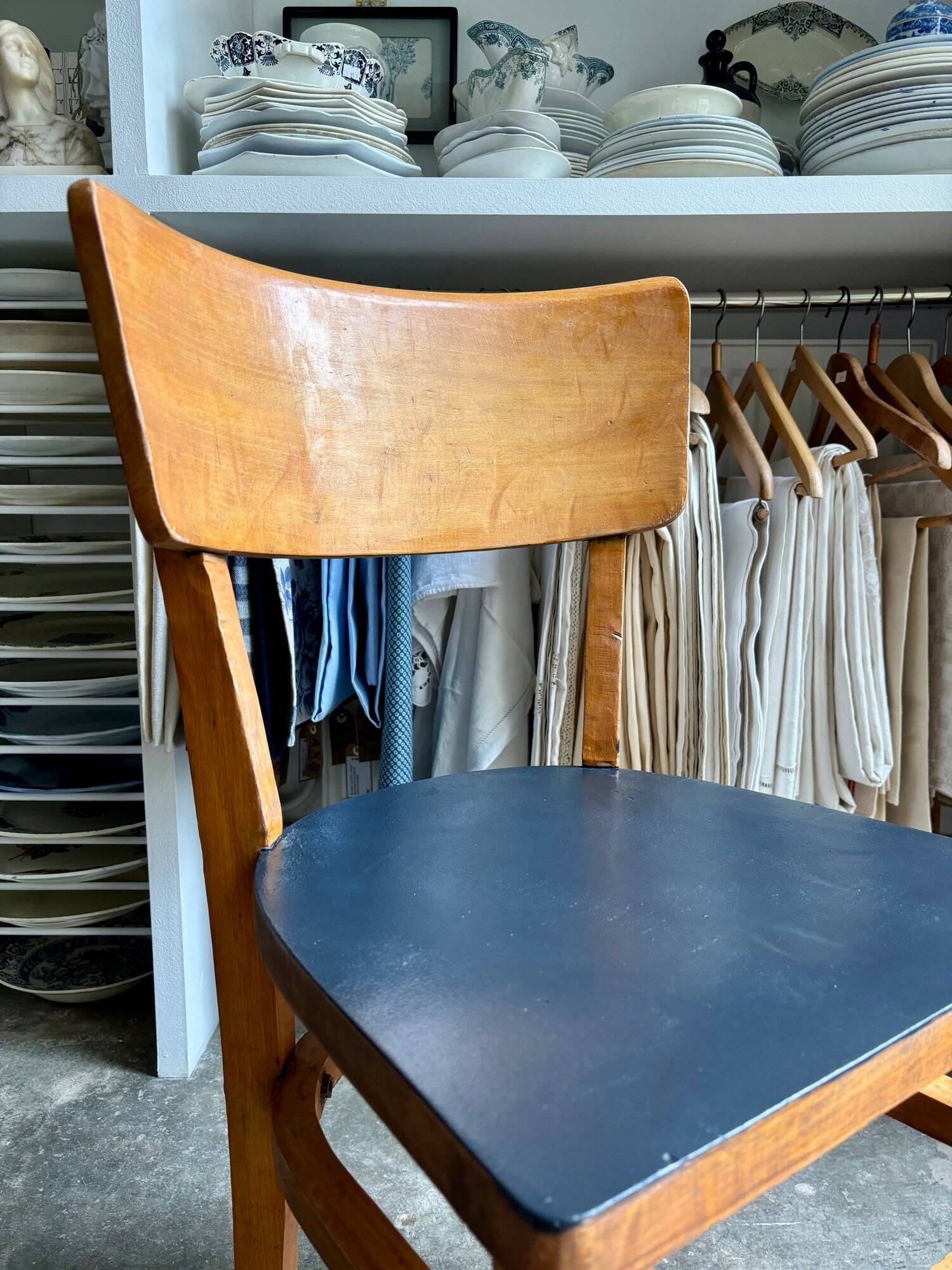 Bistro chair in light and black beech
