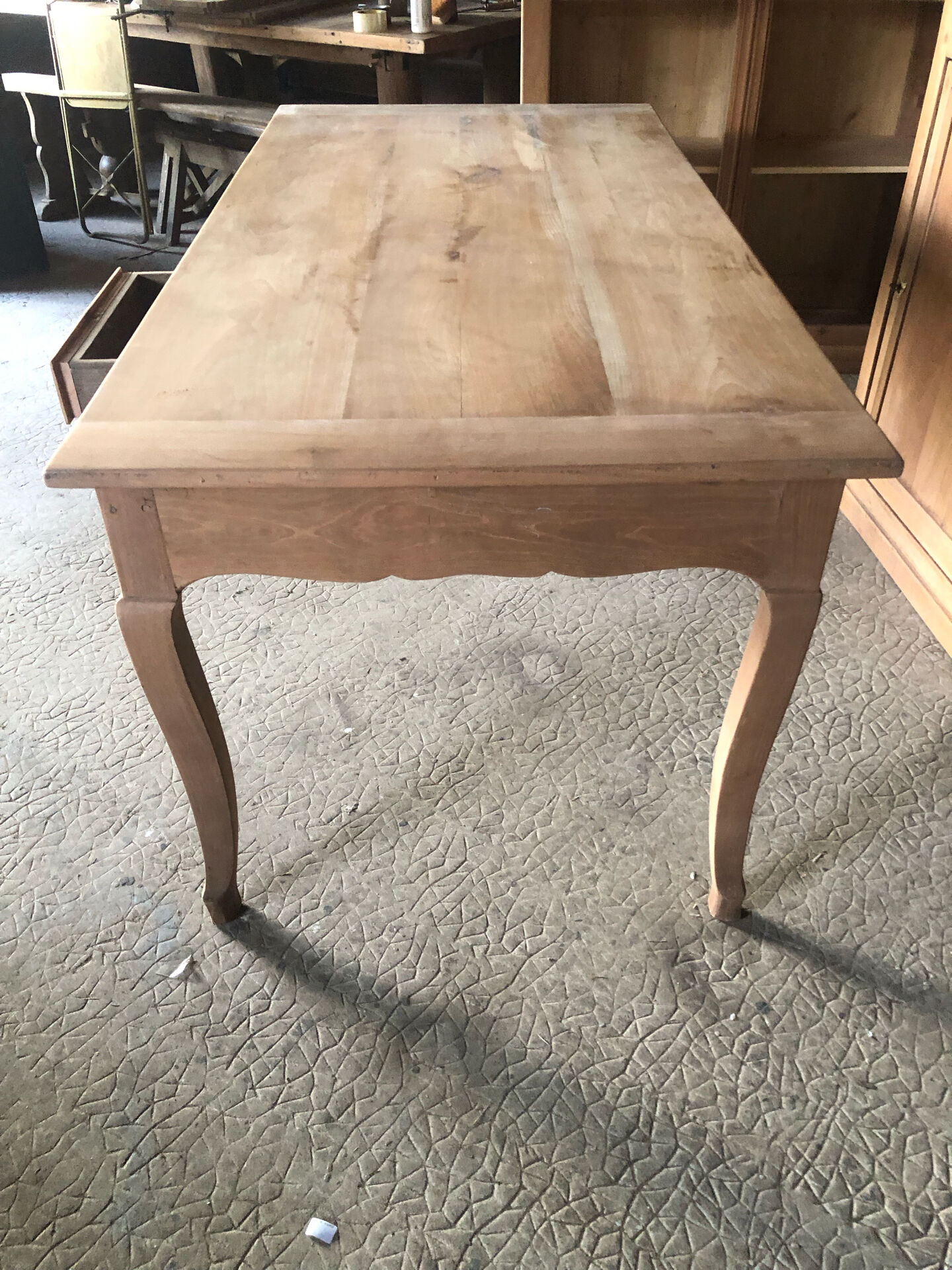 Farm table