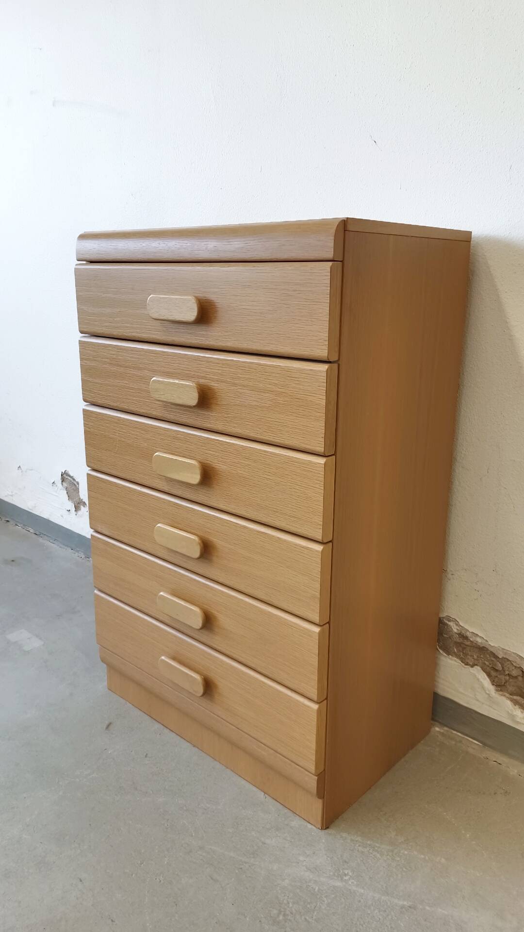 Chest of drawers with 6 drawers