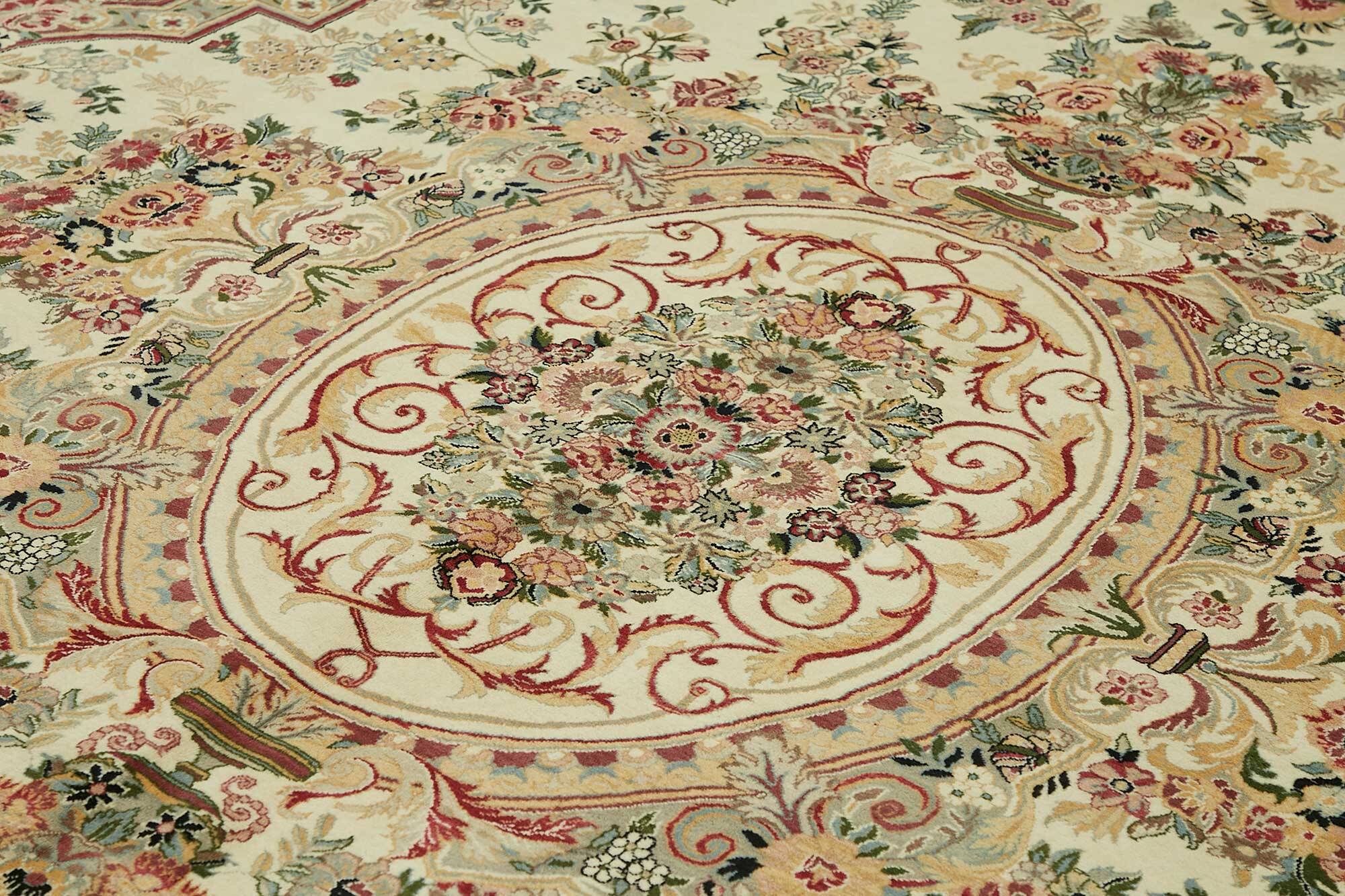 Turkish Handknotted Wool Oushak Rug 274 cm x 368 cm