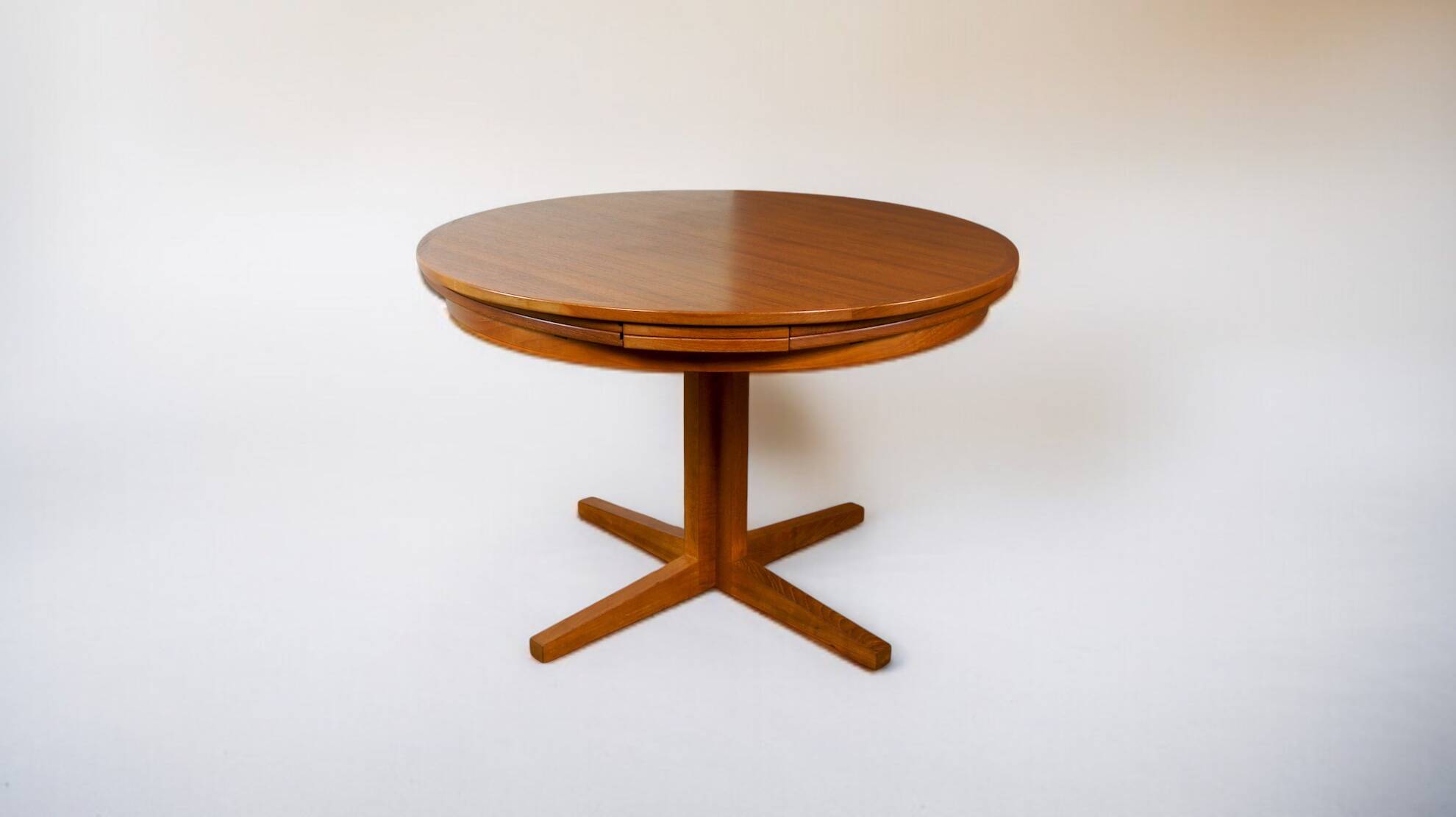 Table de Repas Danoise Flip-Flap Édition Dyrlund Modèle « Lotus » en Teck 1