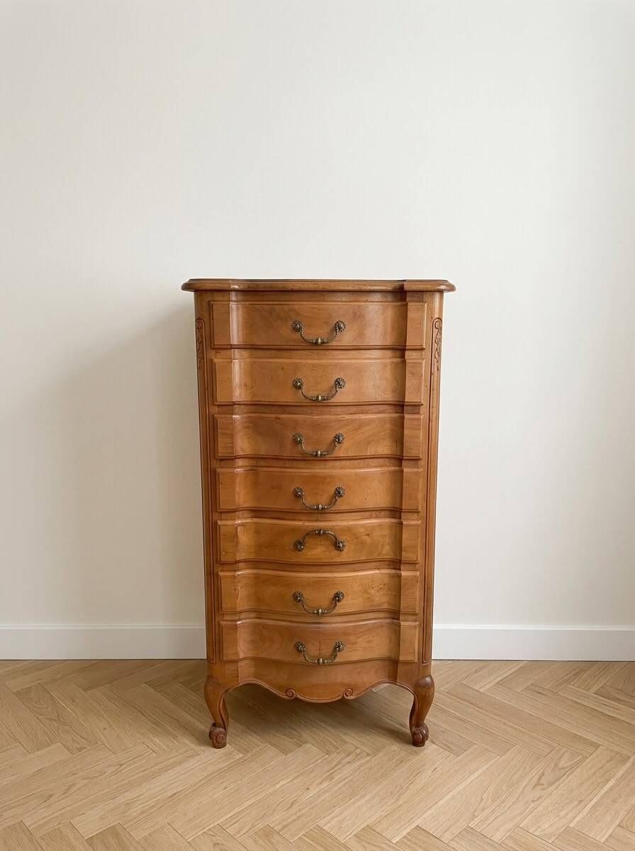 Louis XV wooden chest of drawers