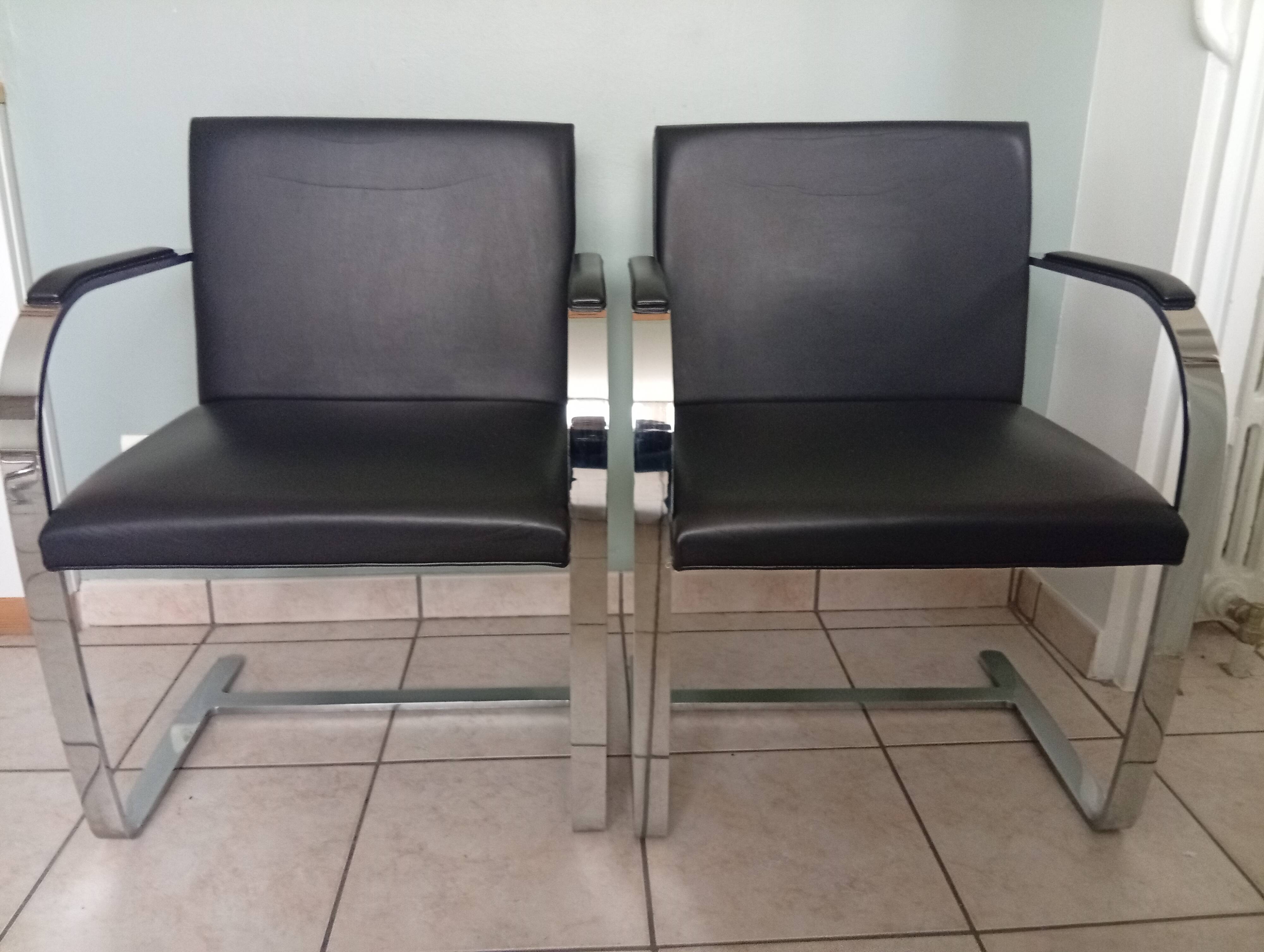 Set of 4 BRNO chairs, Mies Van Der Rohe, Knoll lot