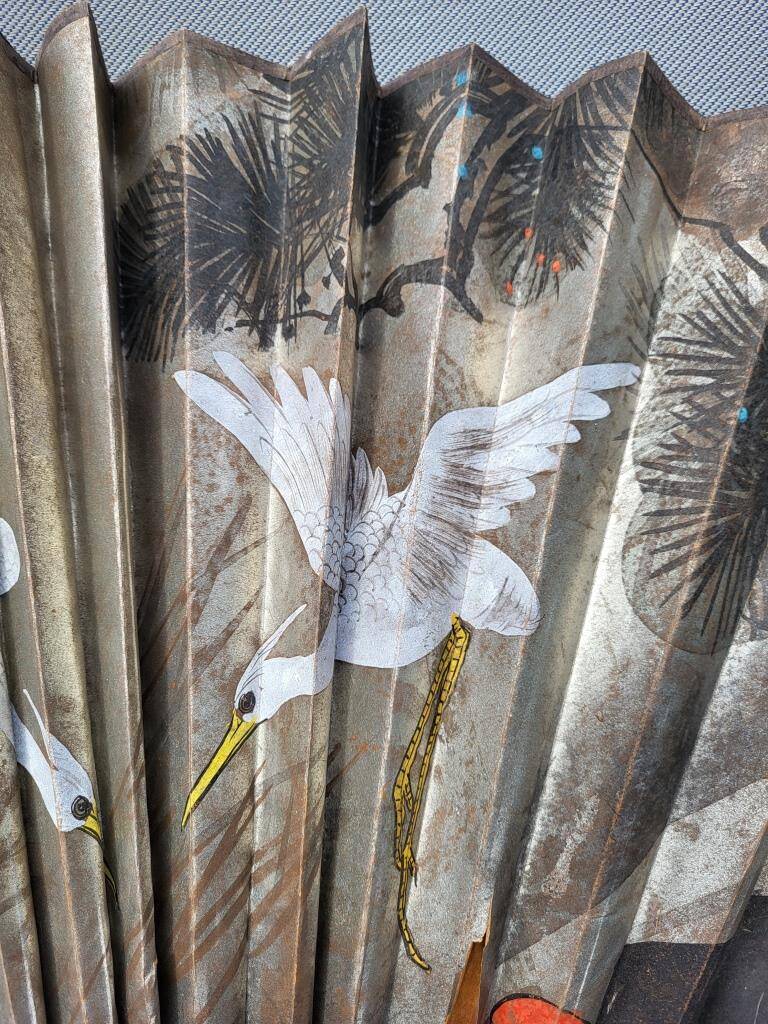 Grand éventail Art Déco grues et Amour en cage