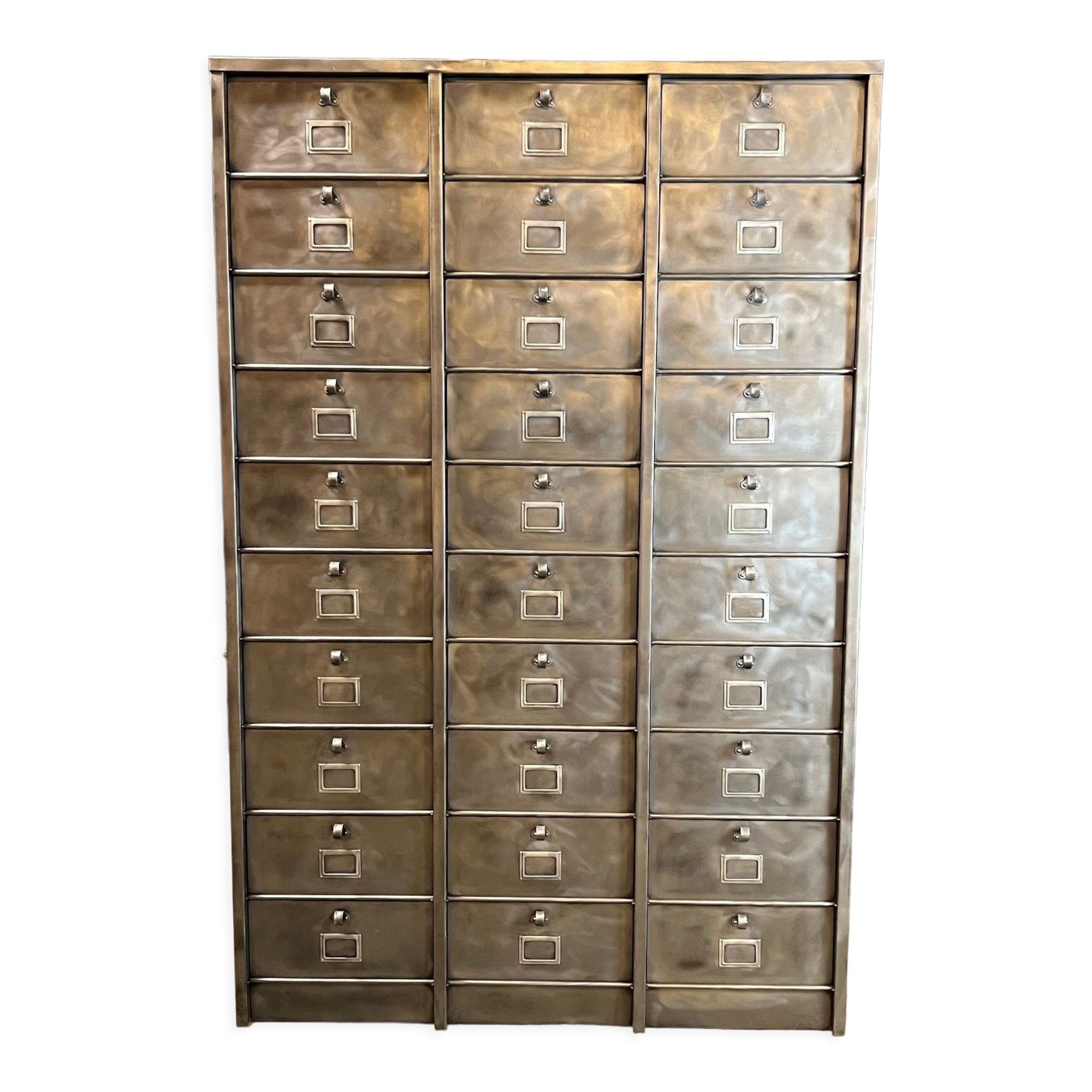 Strafor 3-column clamshell cabinet