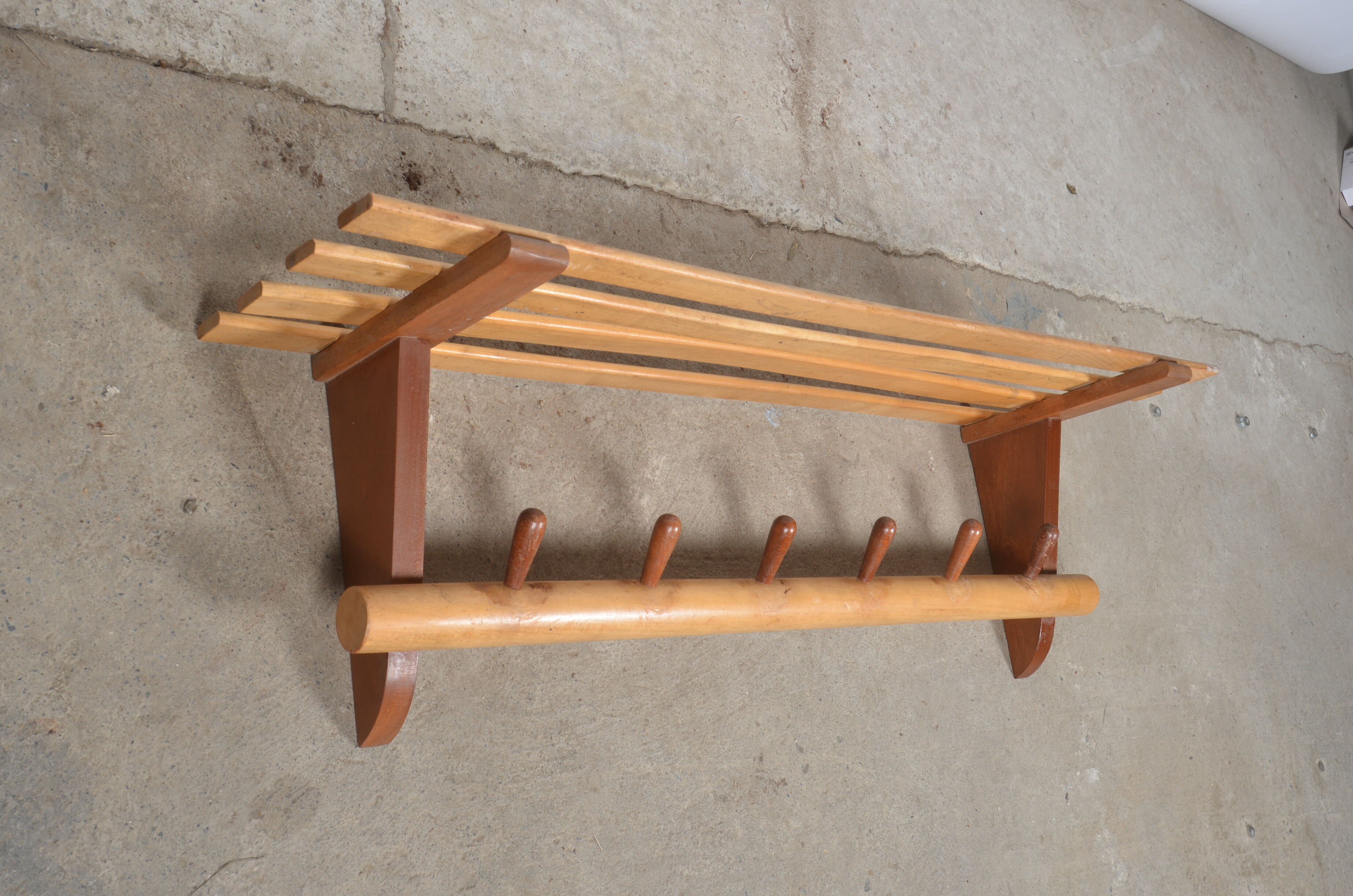 Wall-mounted coat rack